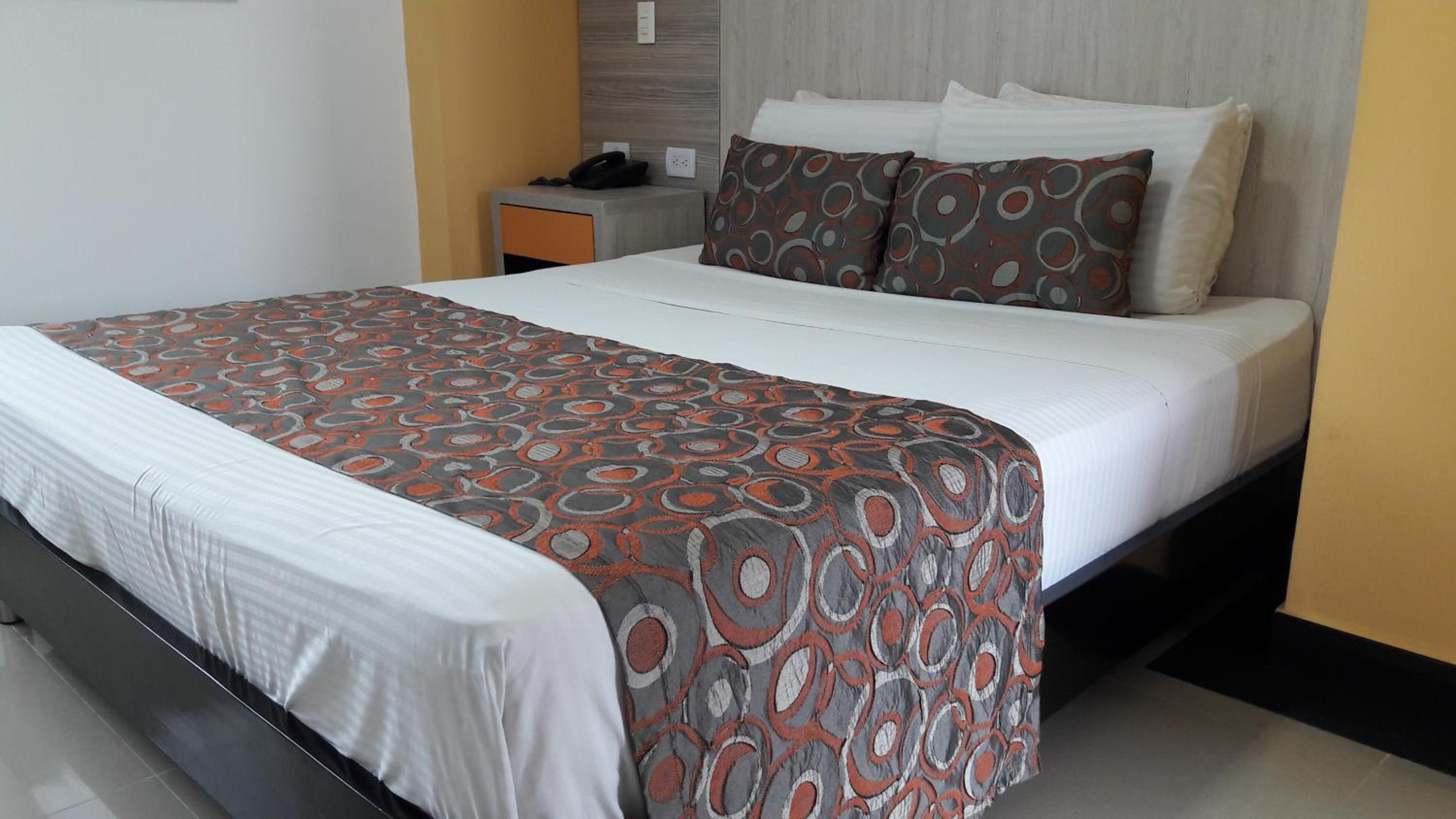 Standard Queen Room