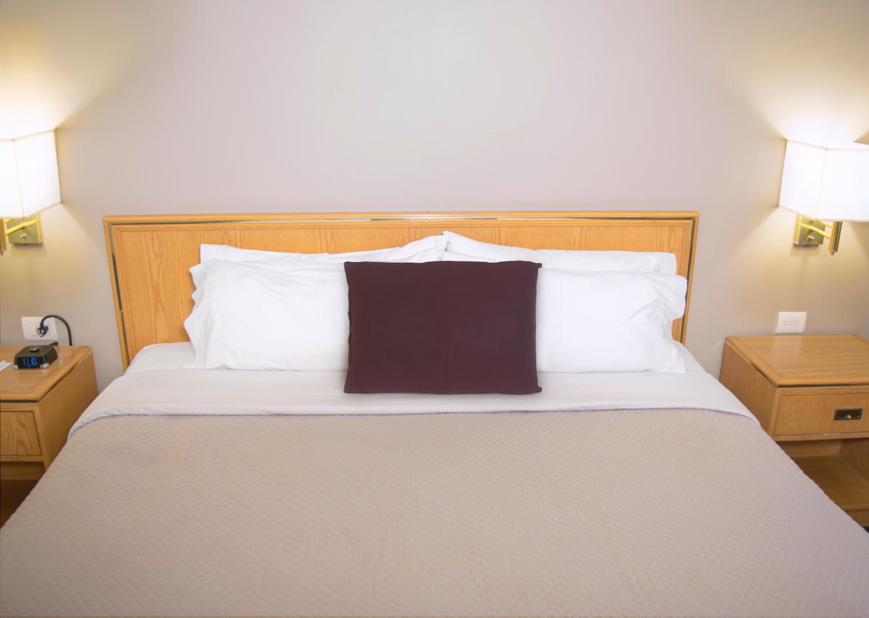 Deluxe King Room - Photo 4