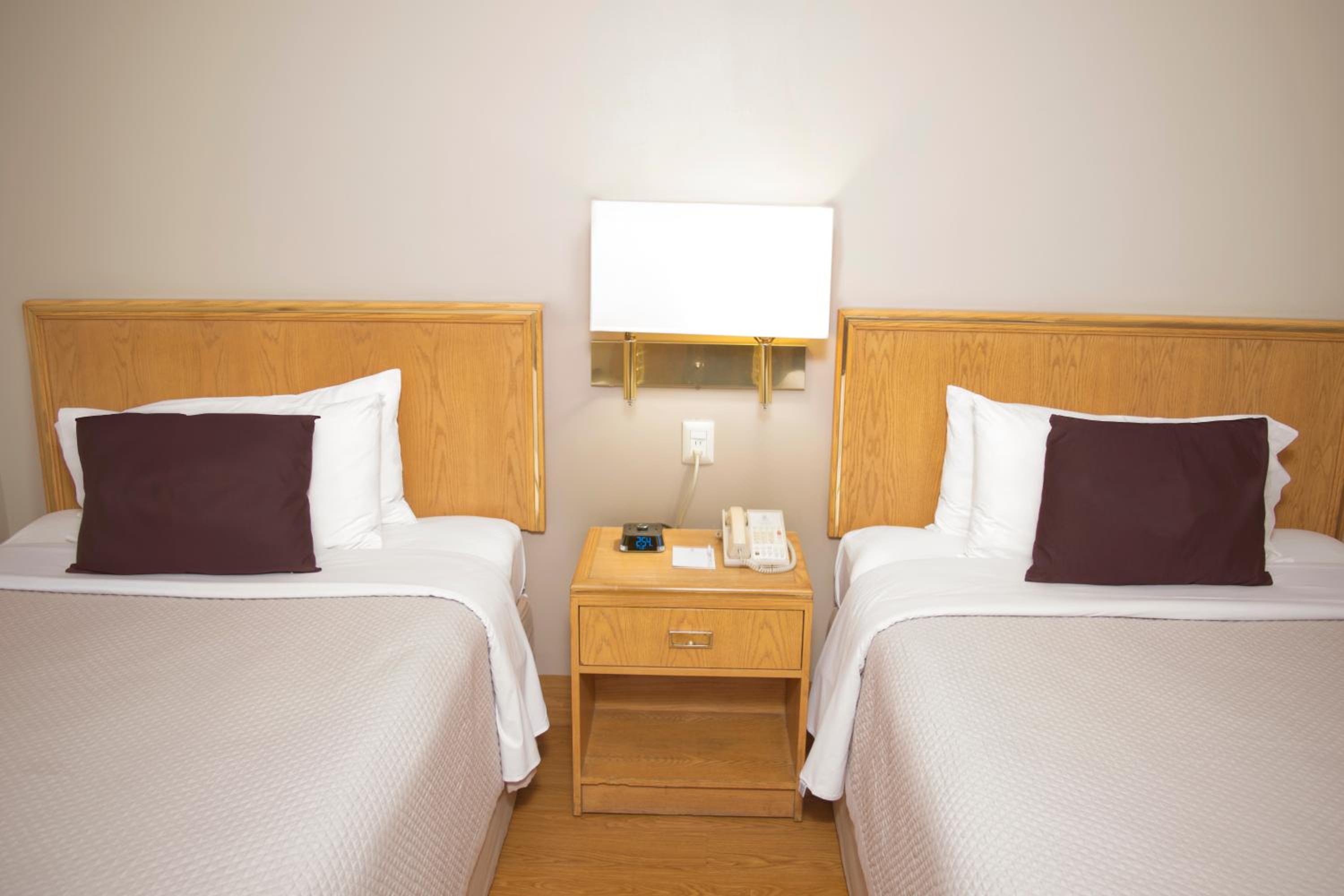 Deluxe Double Room with Two Double Beds - Photo 2