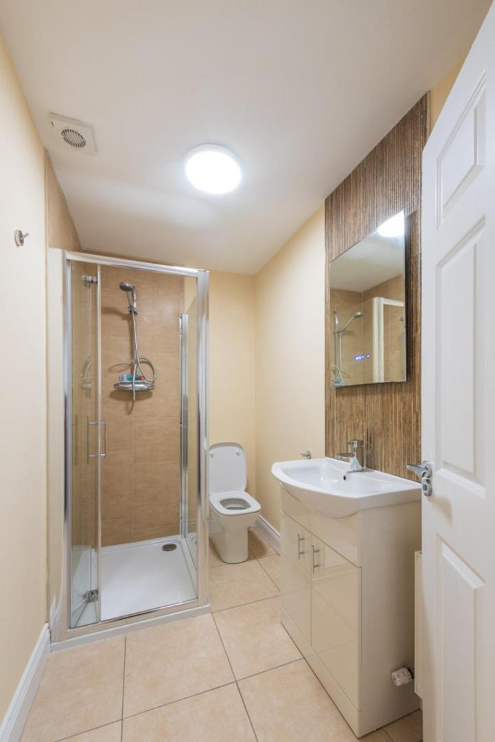 Standard Two-Bedroom Apartment (4 Adults) - Photo 5