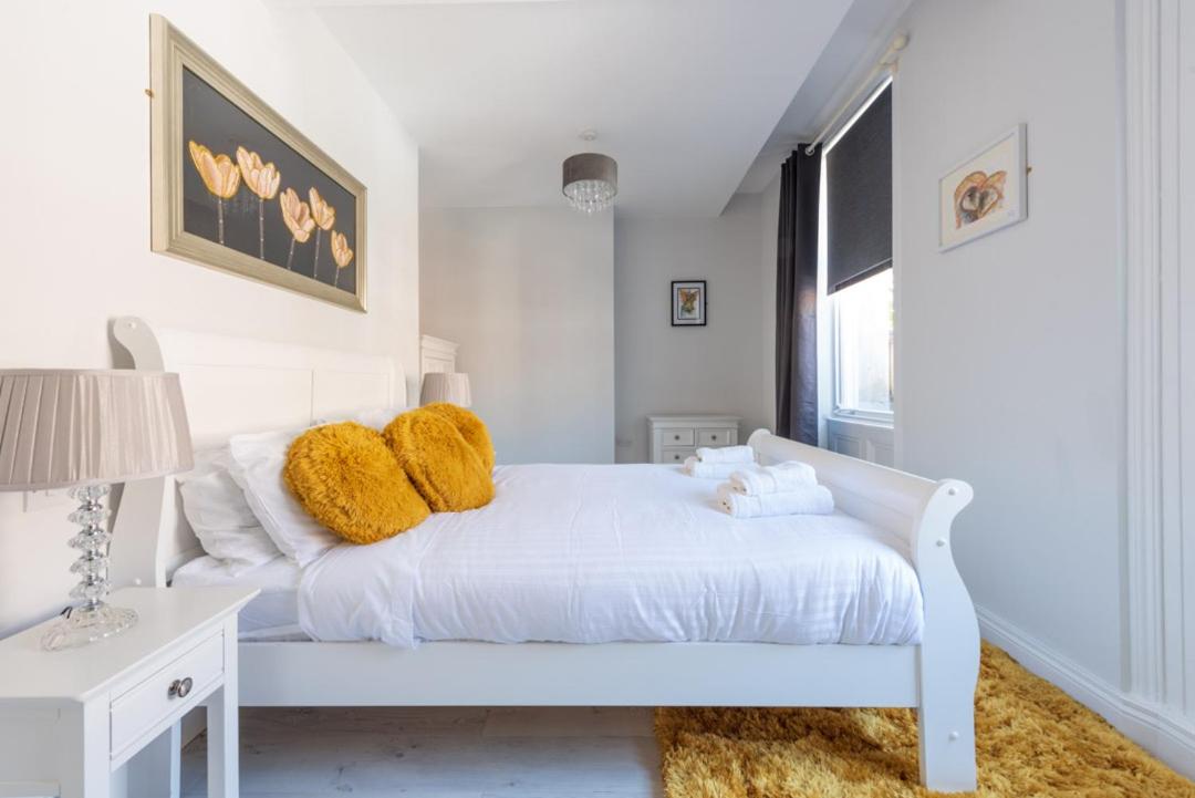 Standard One-Bedroom Apartment (3 adults) - Photo 1