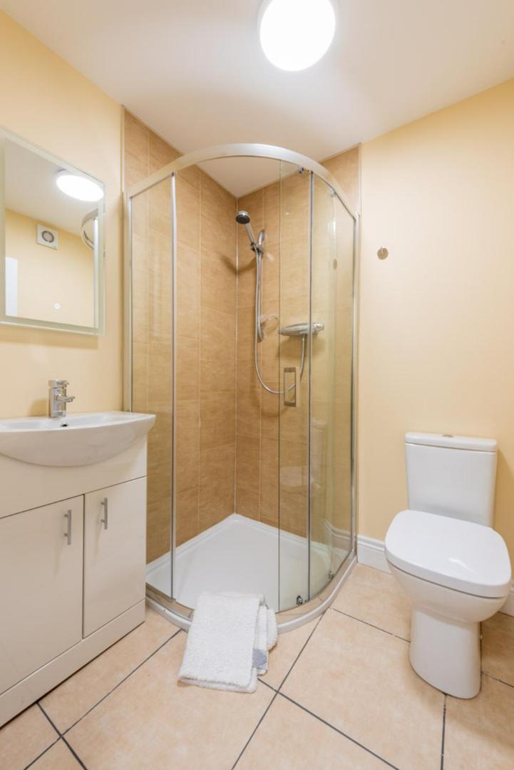 Superior Two-Bedroom Apartment (4 Adults) - Photo 2