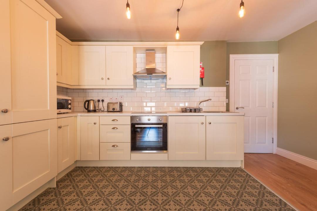 Standard Two-Bedroom Apartment (4 Adults) - Photo 4