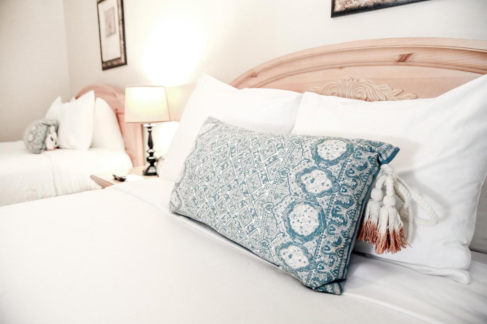 Luxury Double Queen Suite