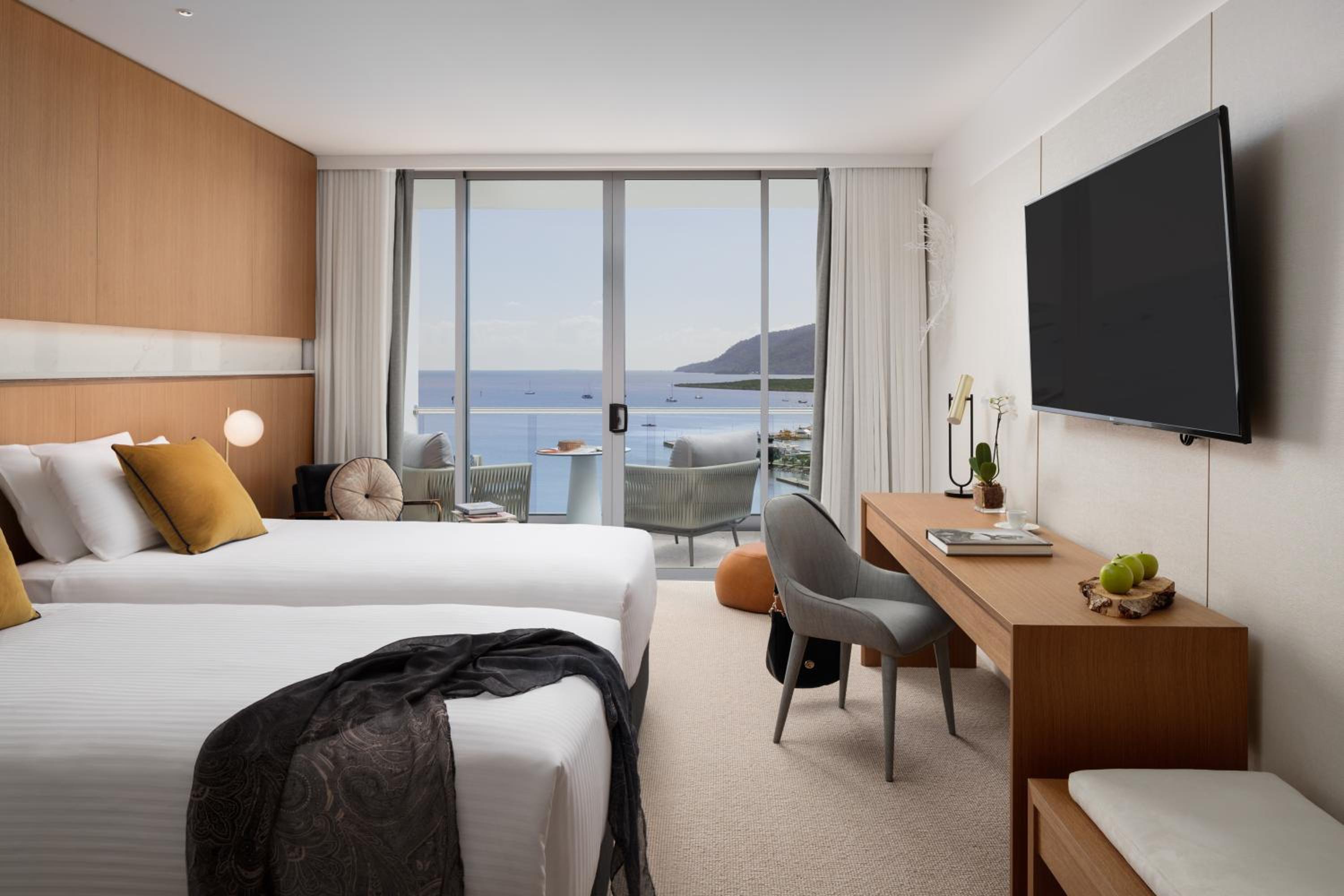 Family Room With Sea View thumbnail 6