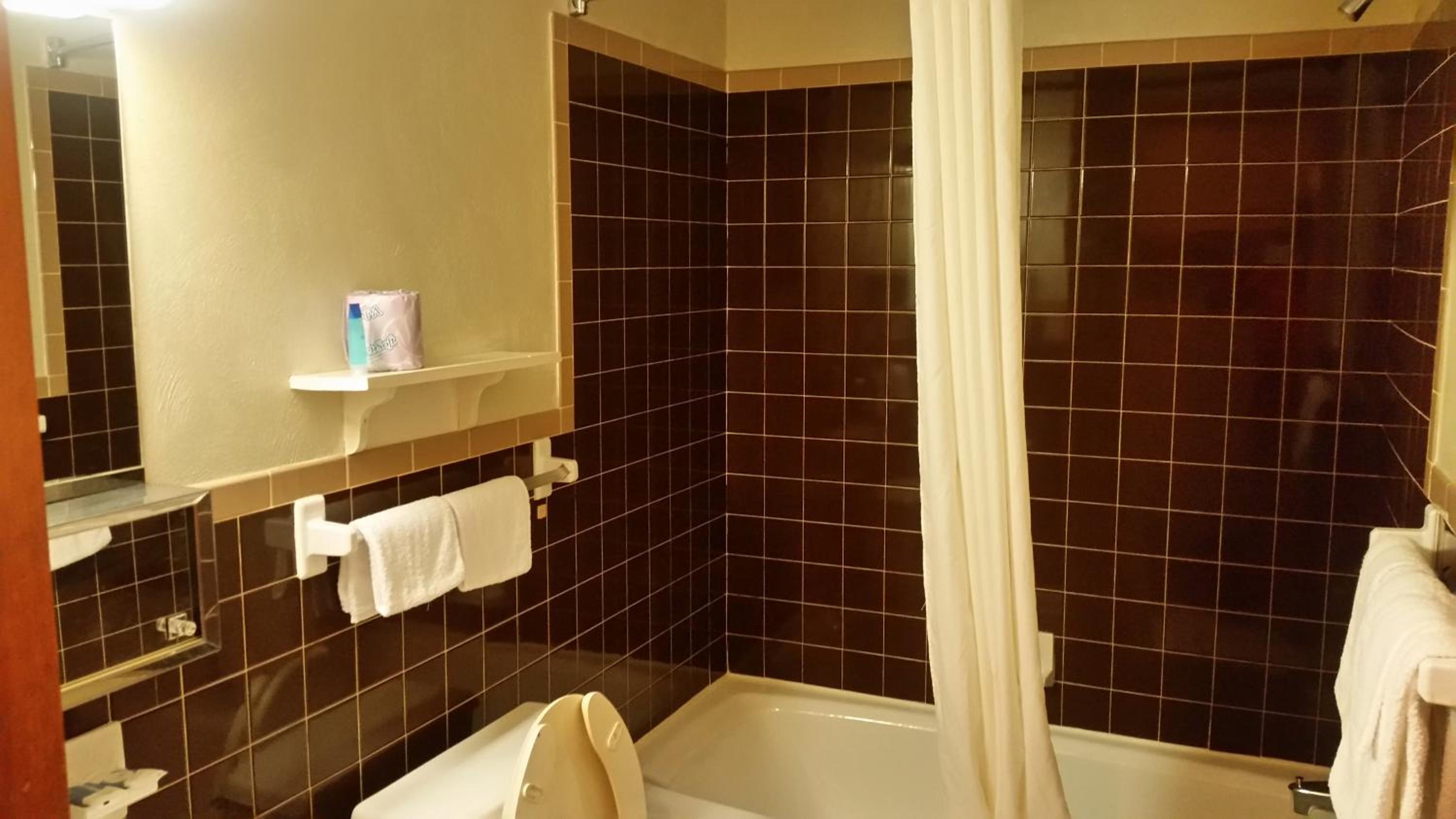 Double Room with Two Double Beds - Non-Smoking - Photo 4