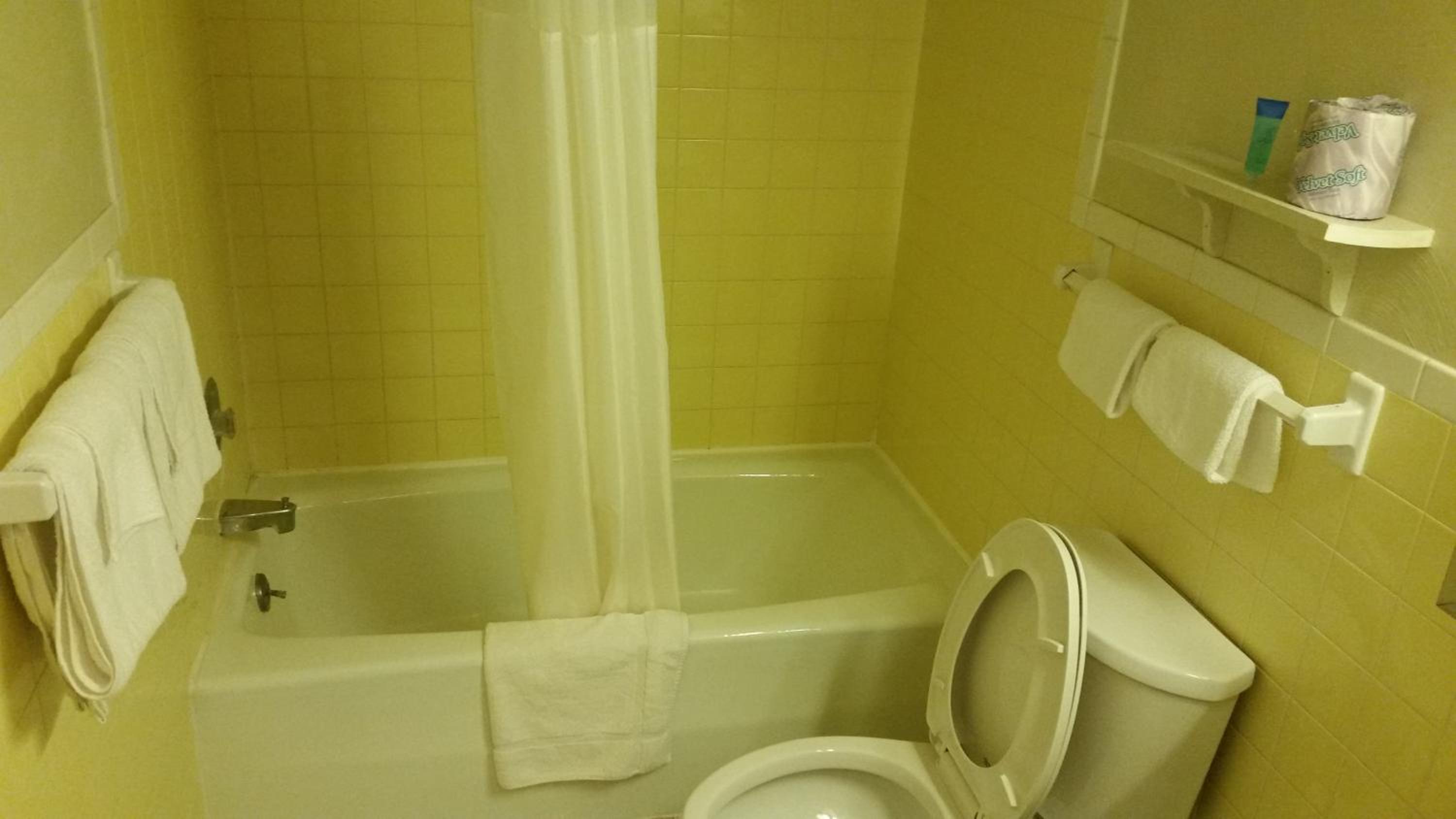 King Room - Non-Smoking - Photo 7