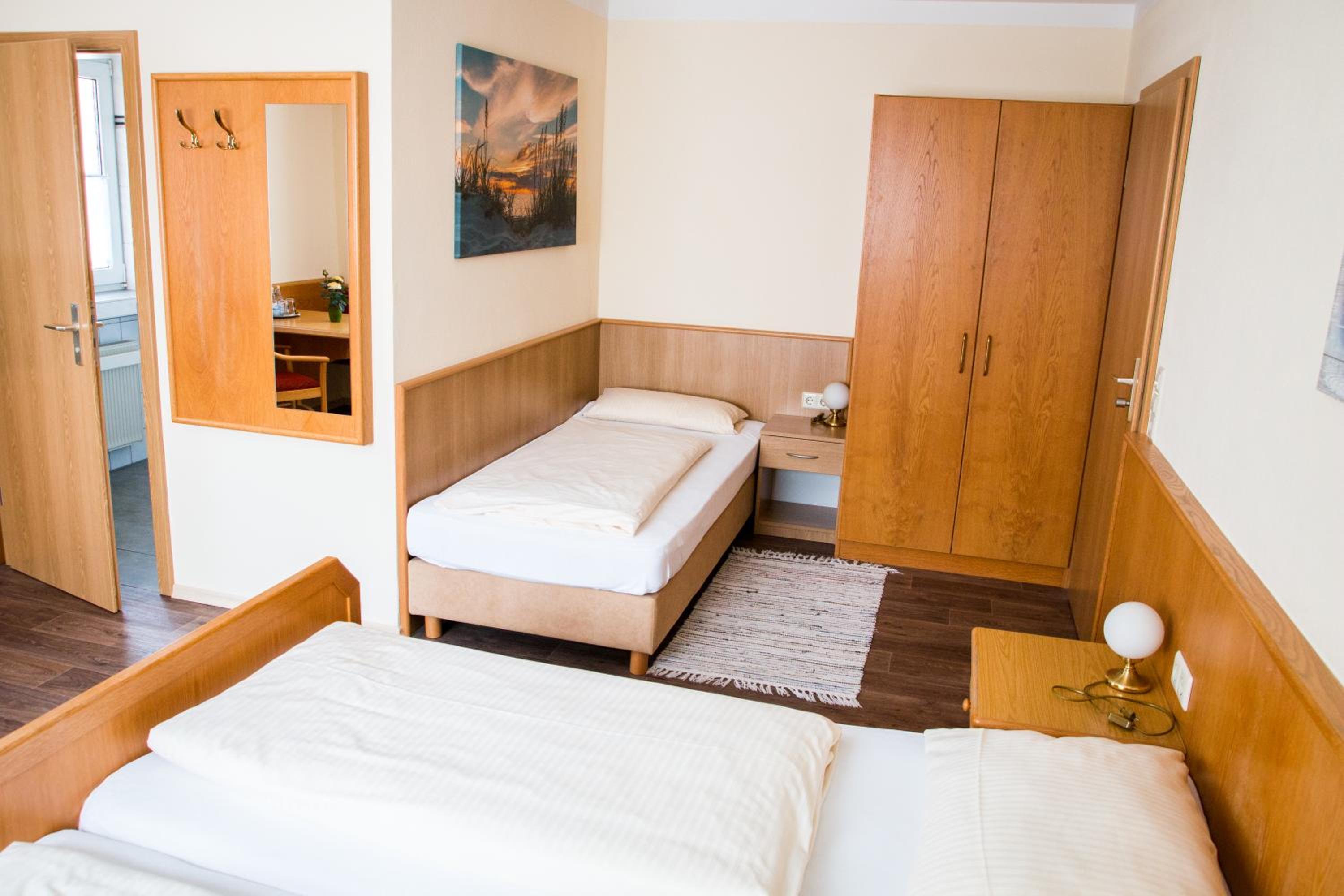 Triple Room with Shower - Photo 4