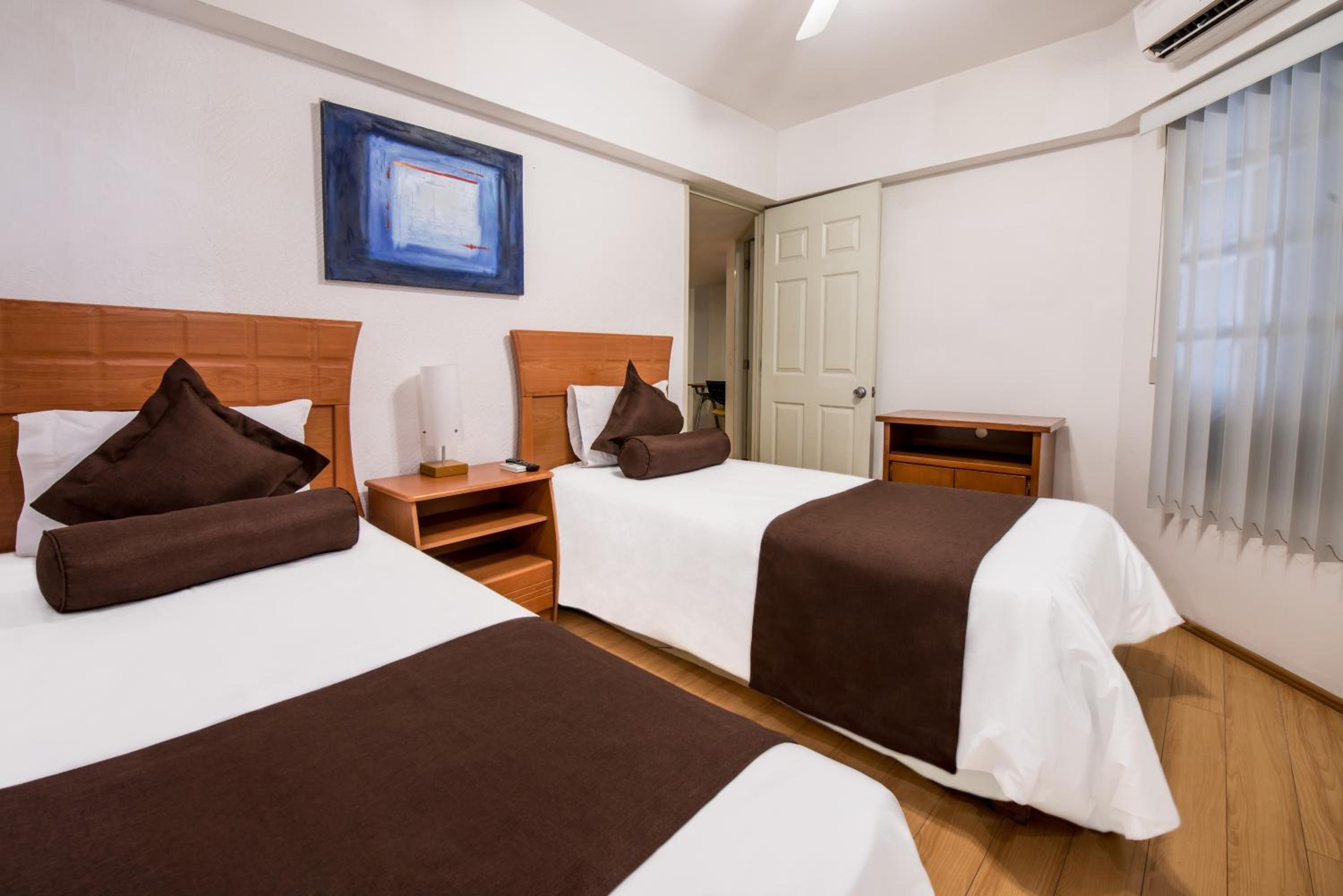 Three-Bedroom Suite - Photo 4