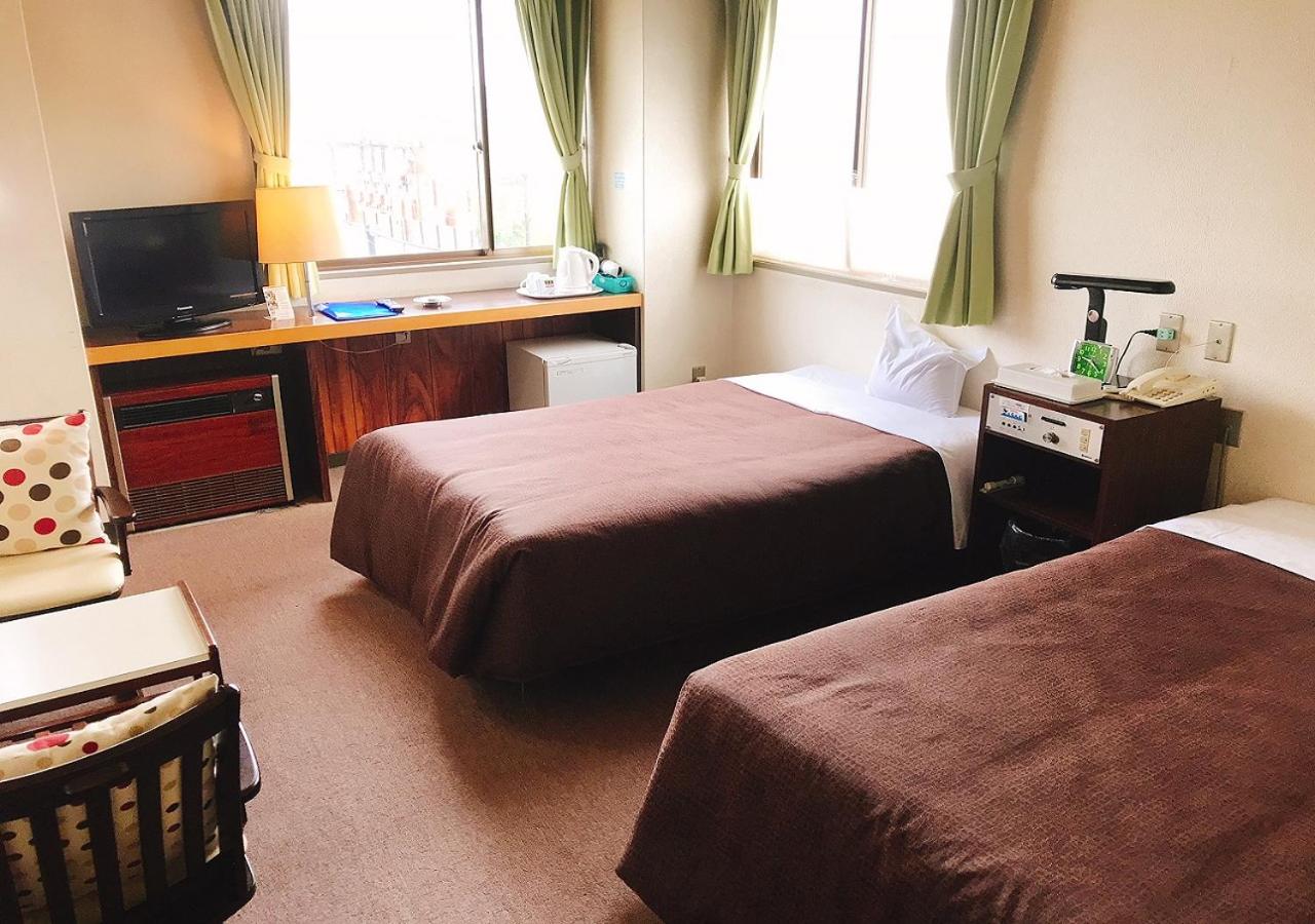Twin Room - Smoking - Photo 6