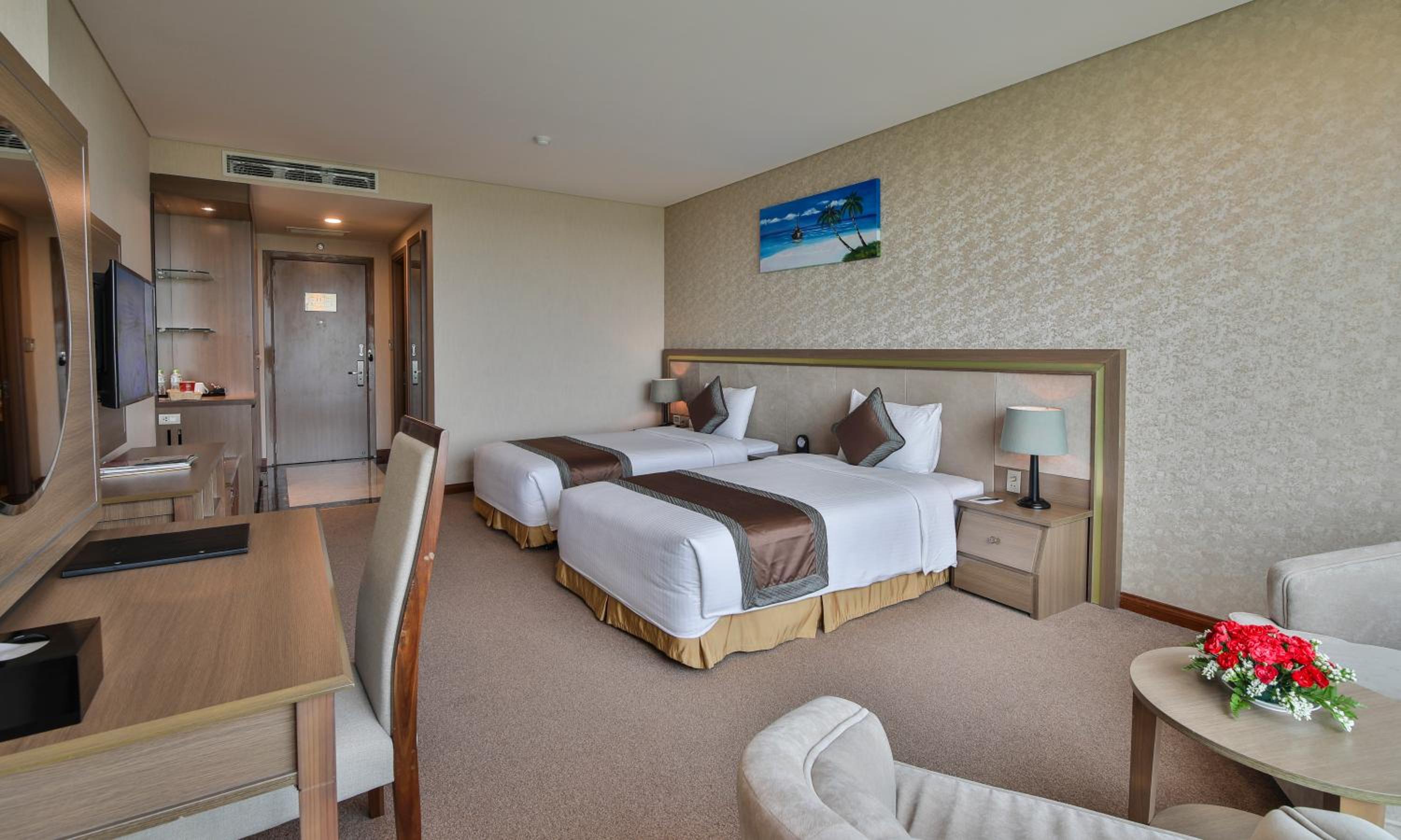 Deluxe Twin Room photo 2