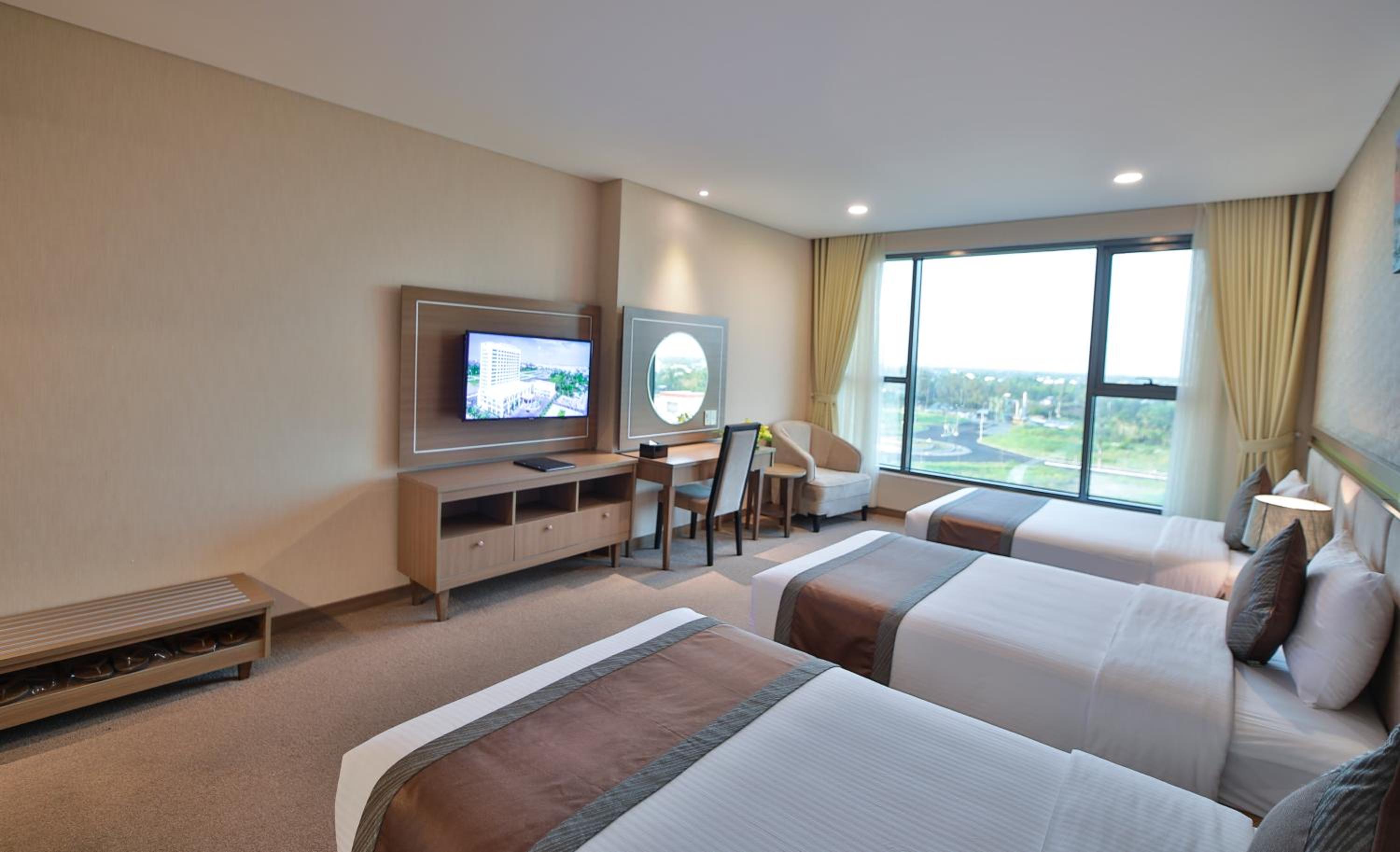 Deluxe Triple Room photo 3