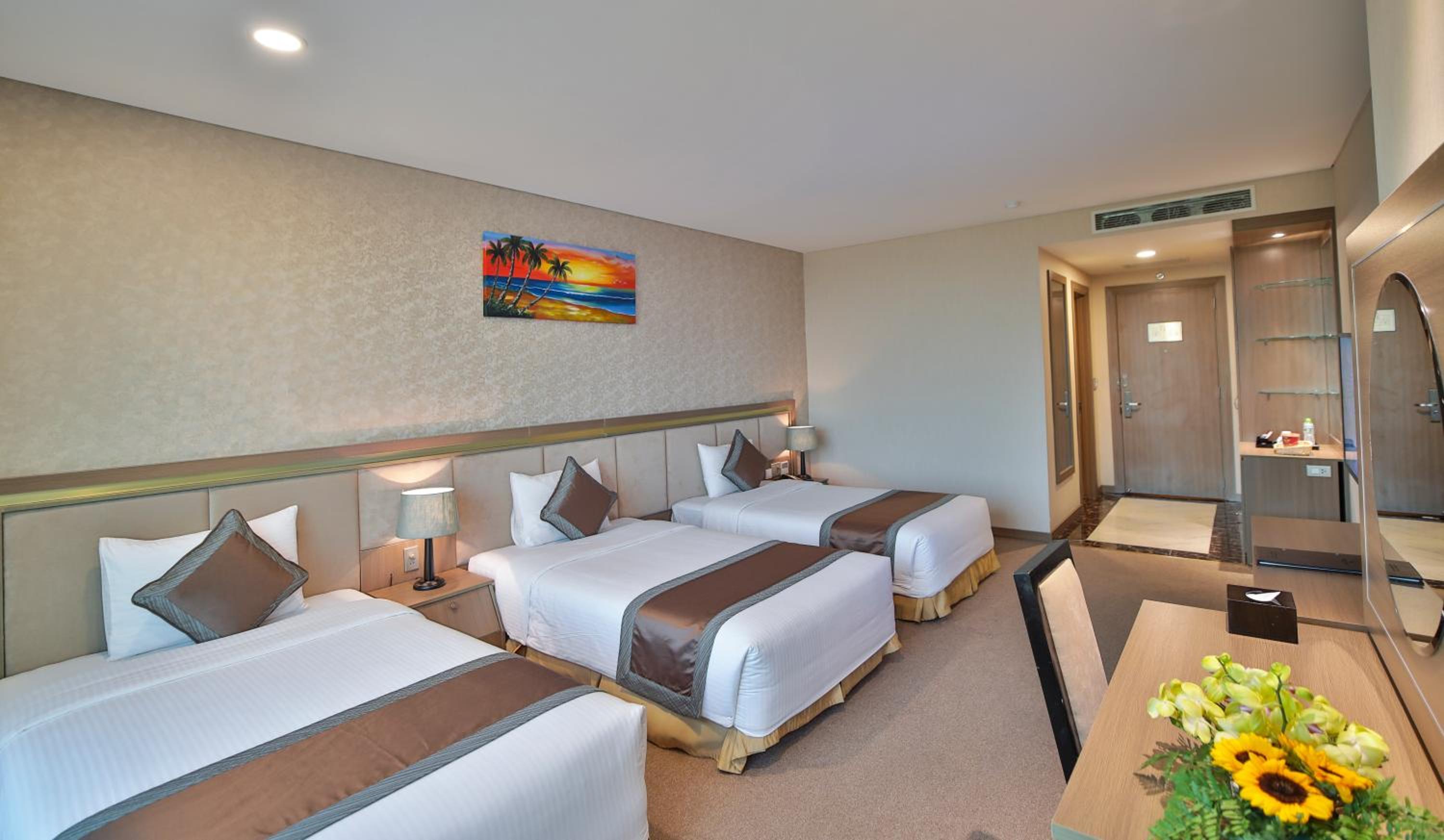 Deluxe Triple Room photo 2