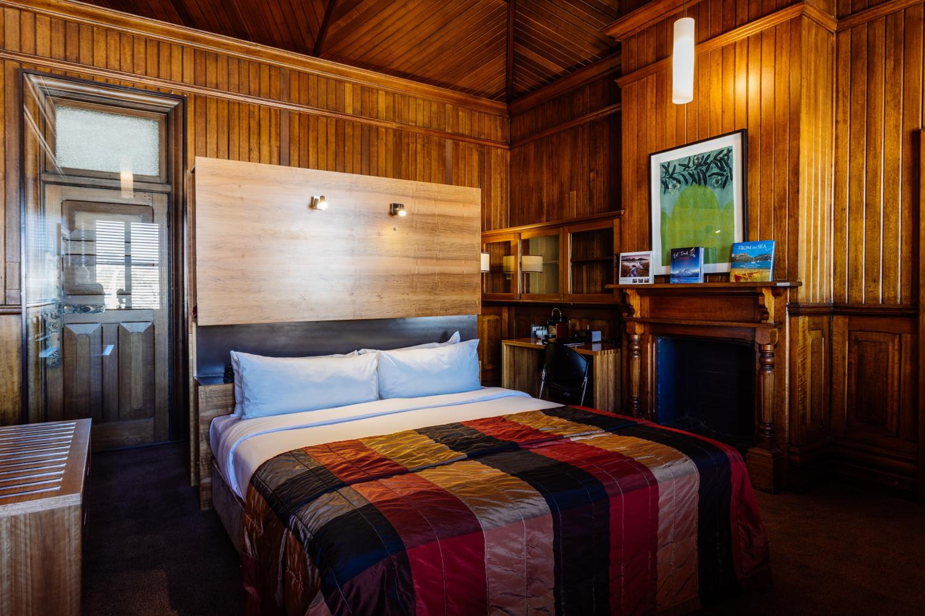 Standard Double Room with Harbor View - Photo 4