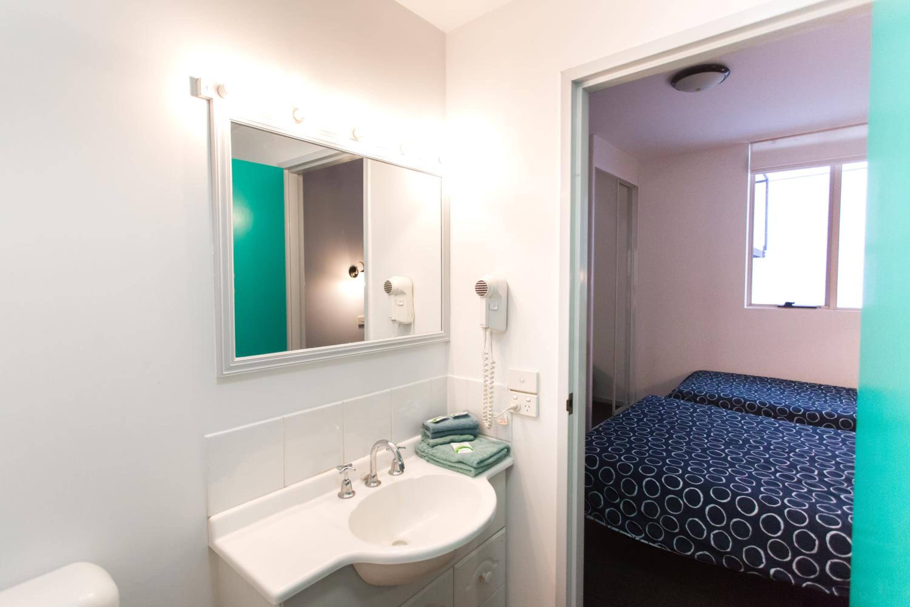 Double or Twin Room with Private Bathroom photo 3