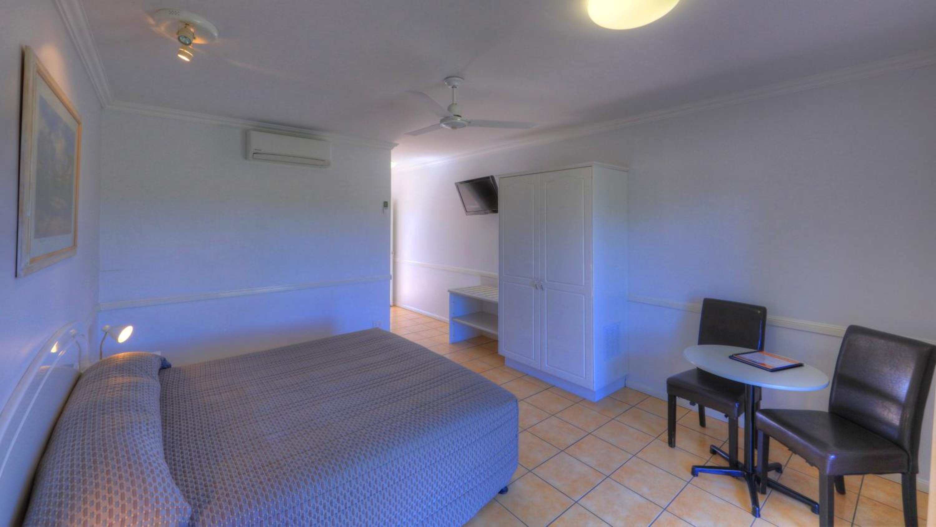 Deluxe King Room photo 3