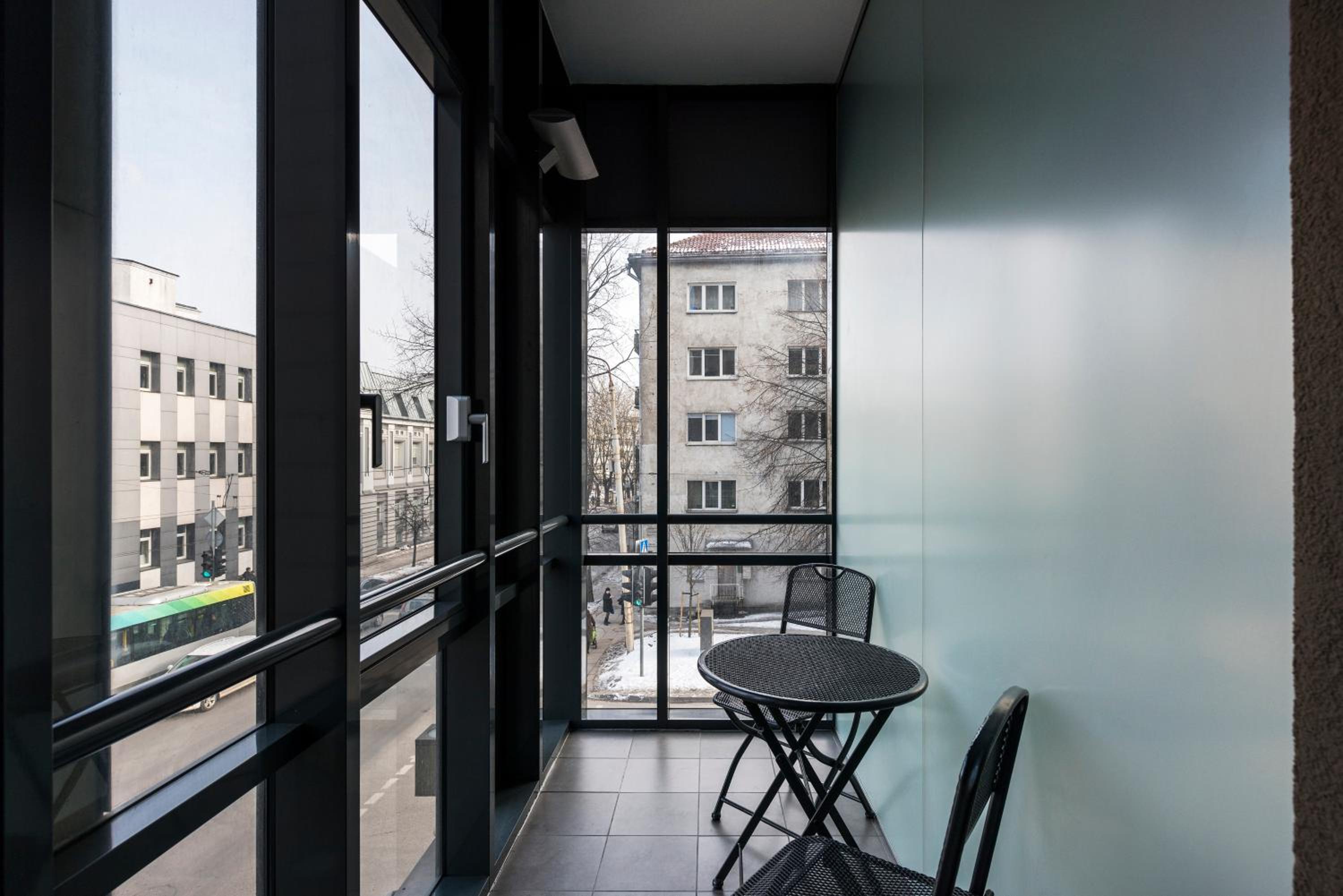 Suite - Photo 1