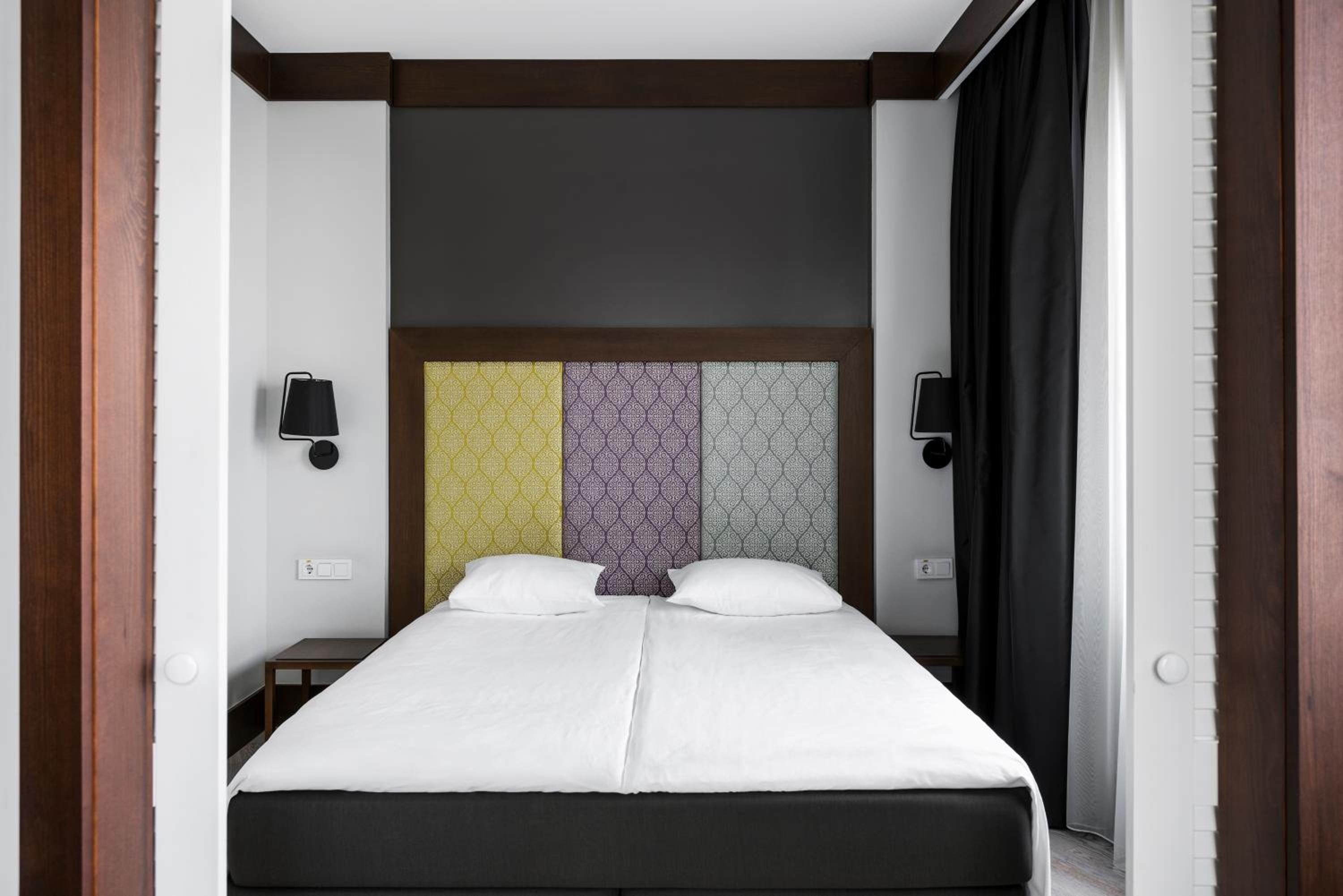 Suite - Photo 15