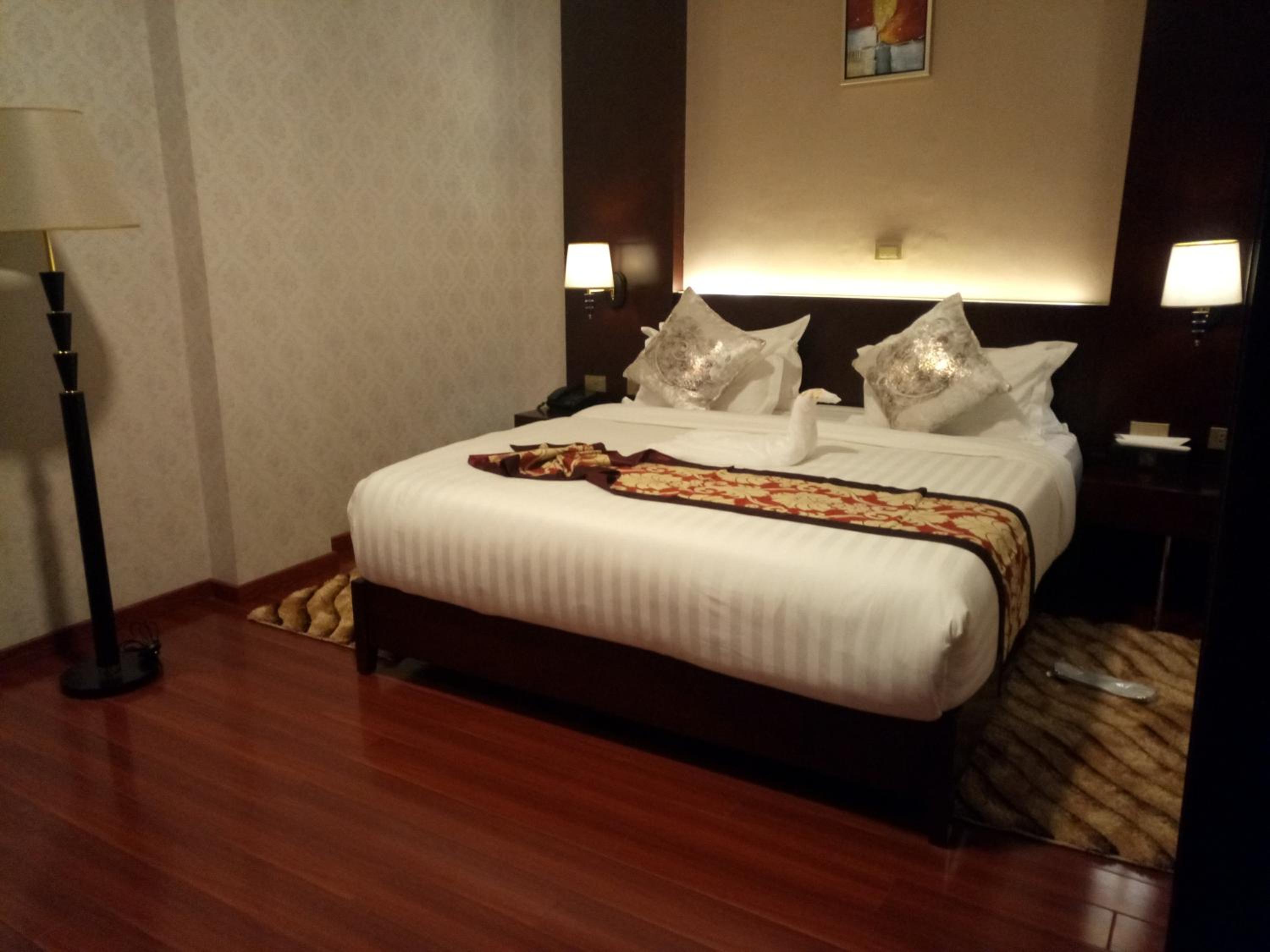 Deluxe King Room