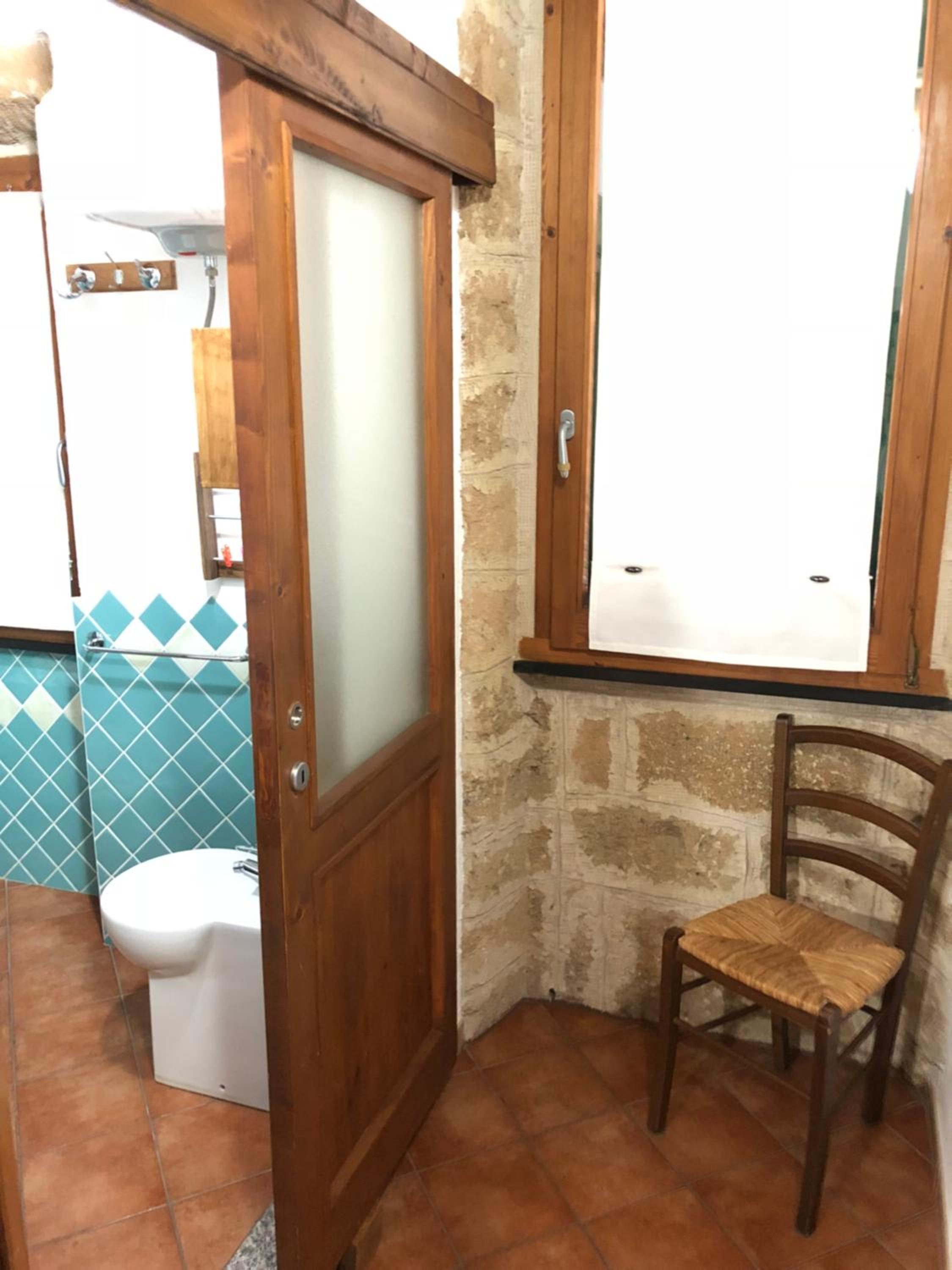 Double Room - Photo 10