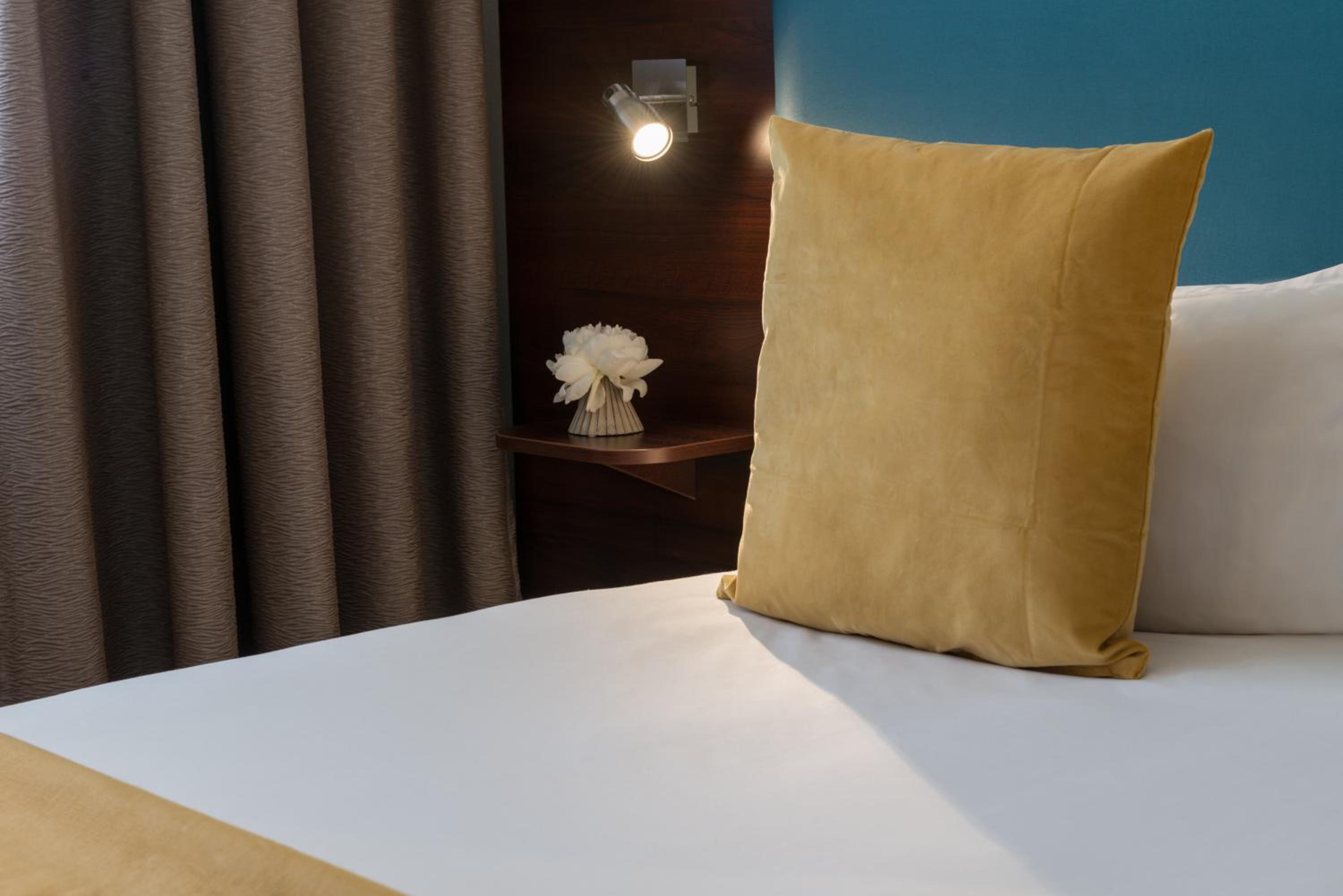 Classic King Room - Photo 5