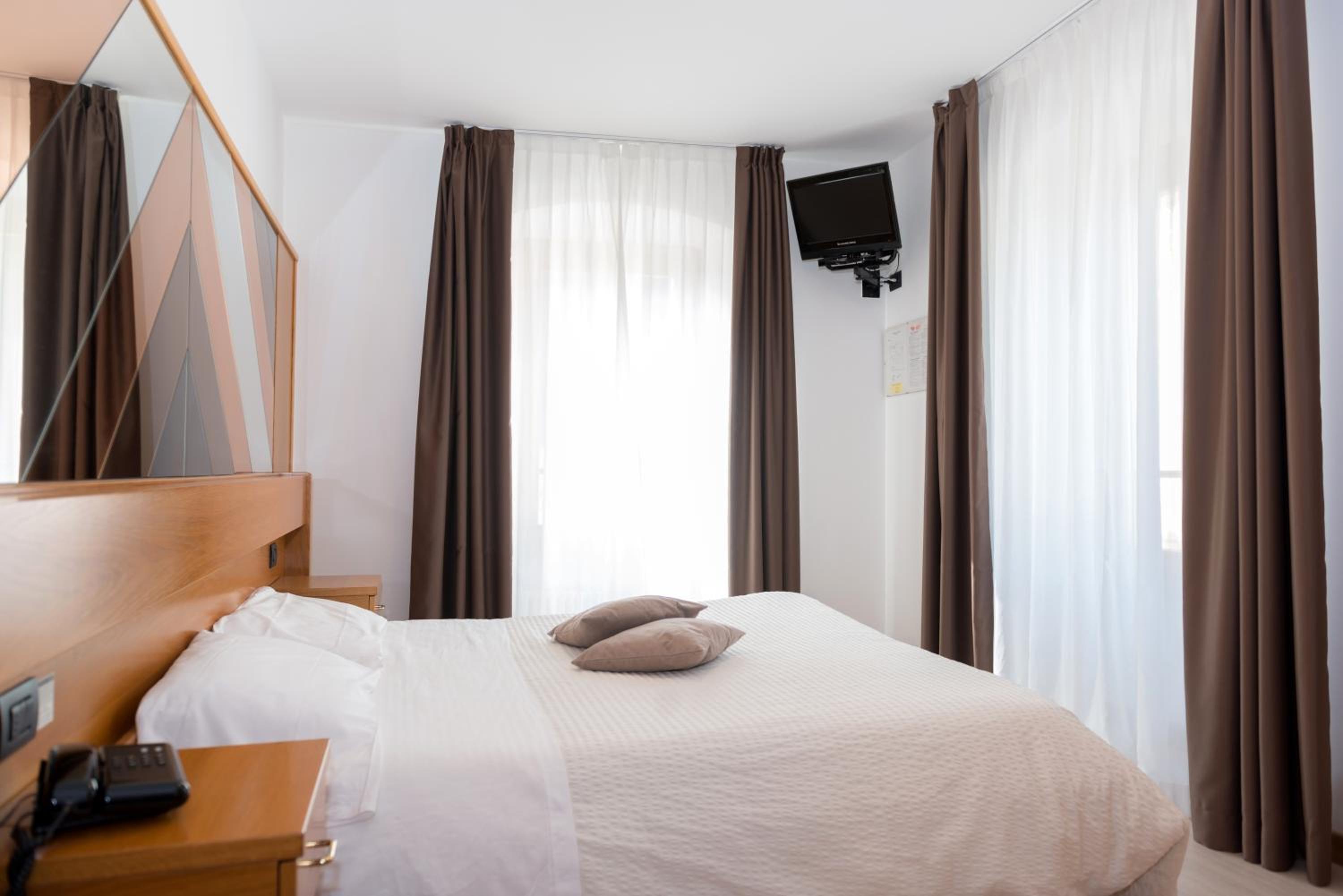 Double or Twin Room photo 1