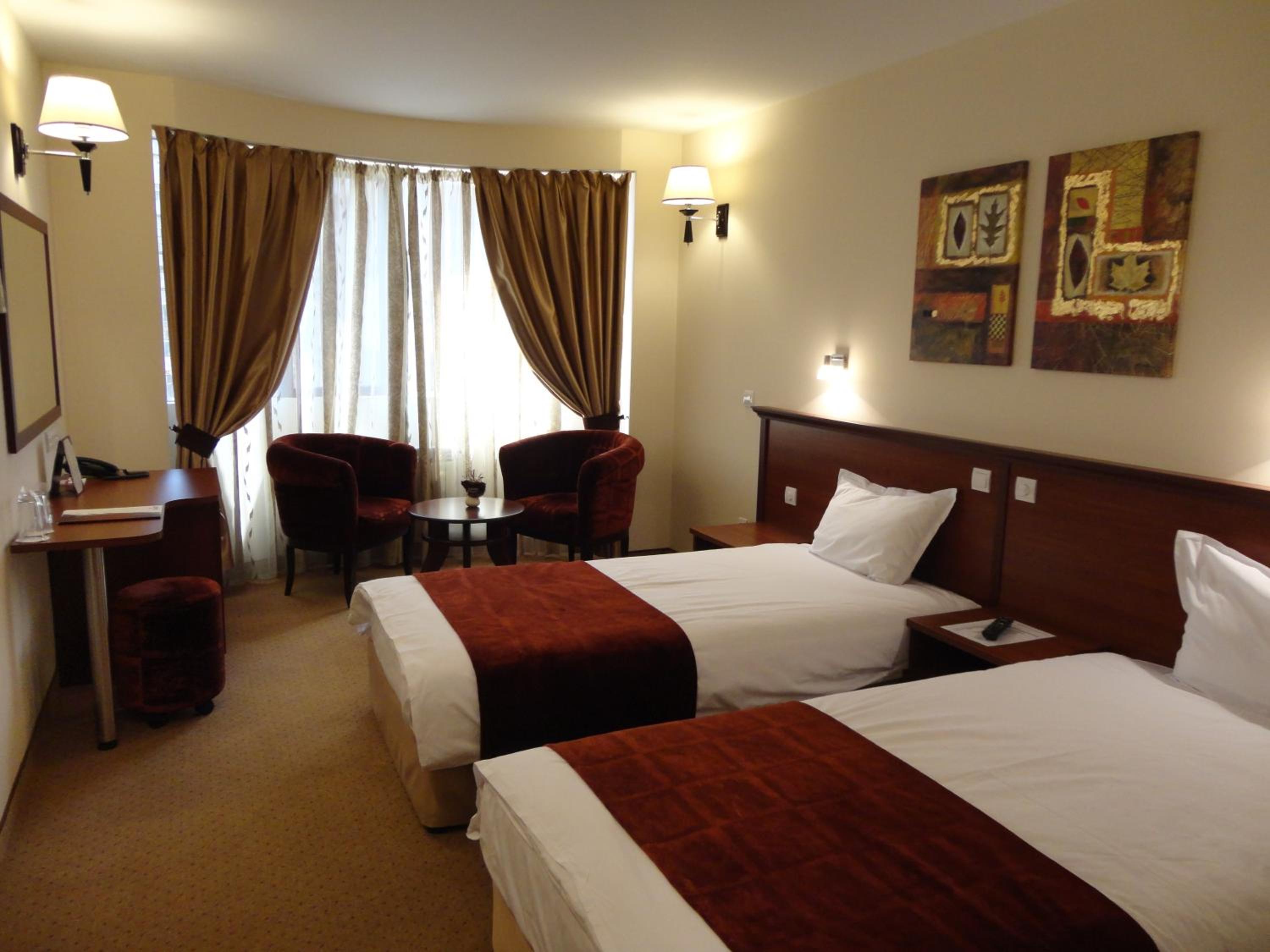 Standard Twin Room - Photo 5