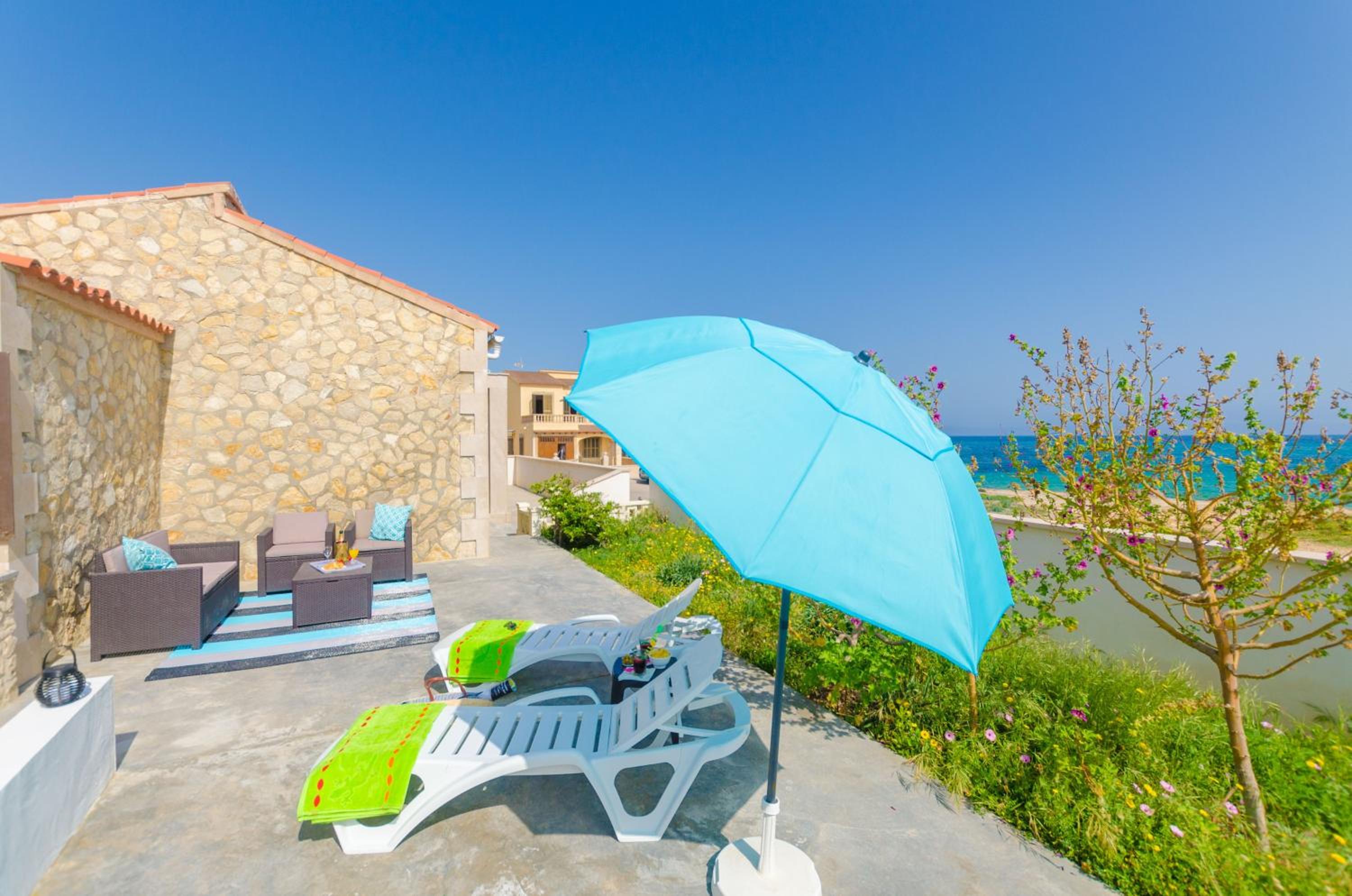 Three-Bedroom Villa photo 2