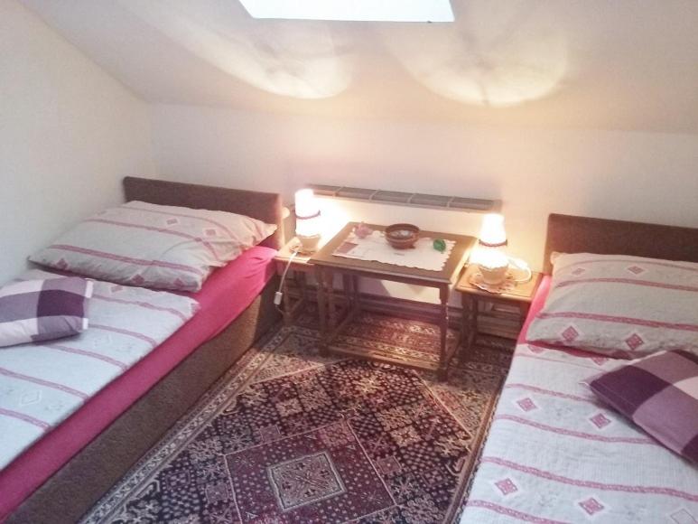 Standard Twin Room with Shared Bathroom photo 1