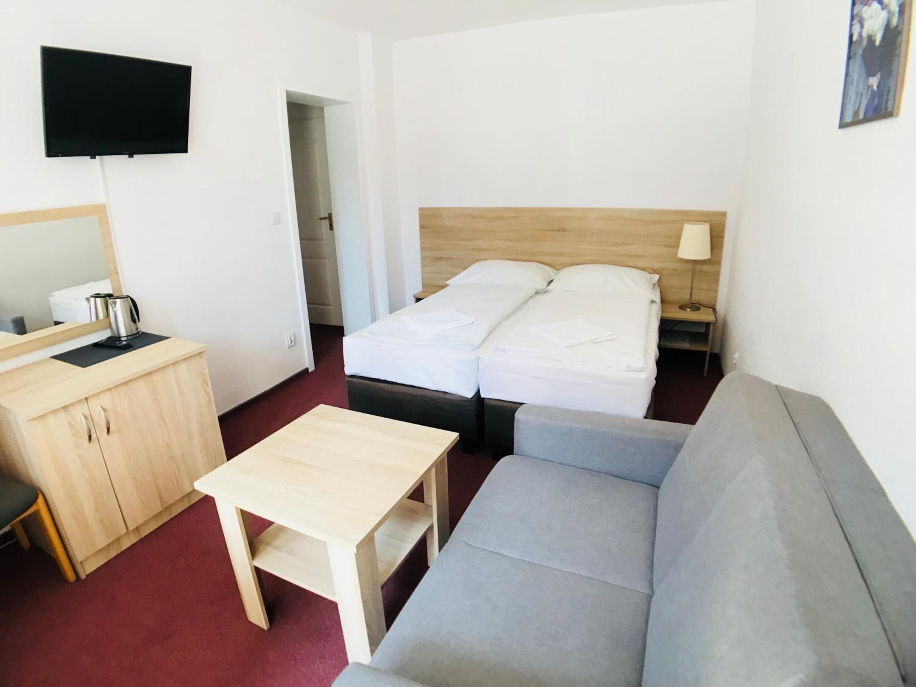 Triple Room with Private Bathroom photo 2