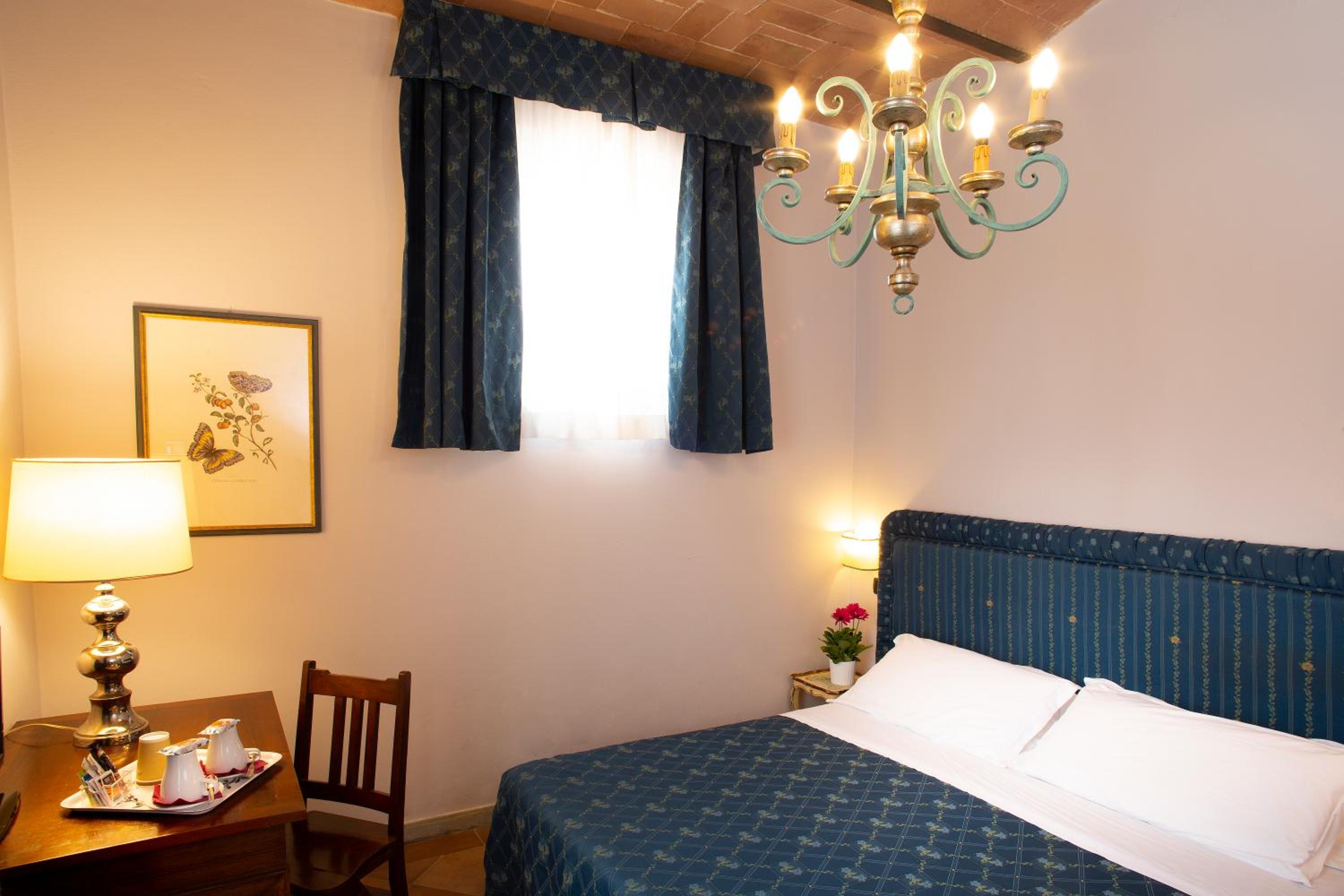 Economy Double or Twin Room with Street view