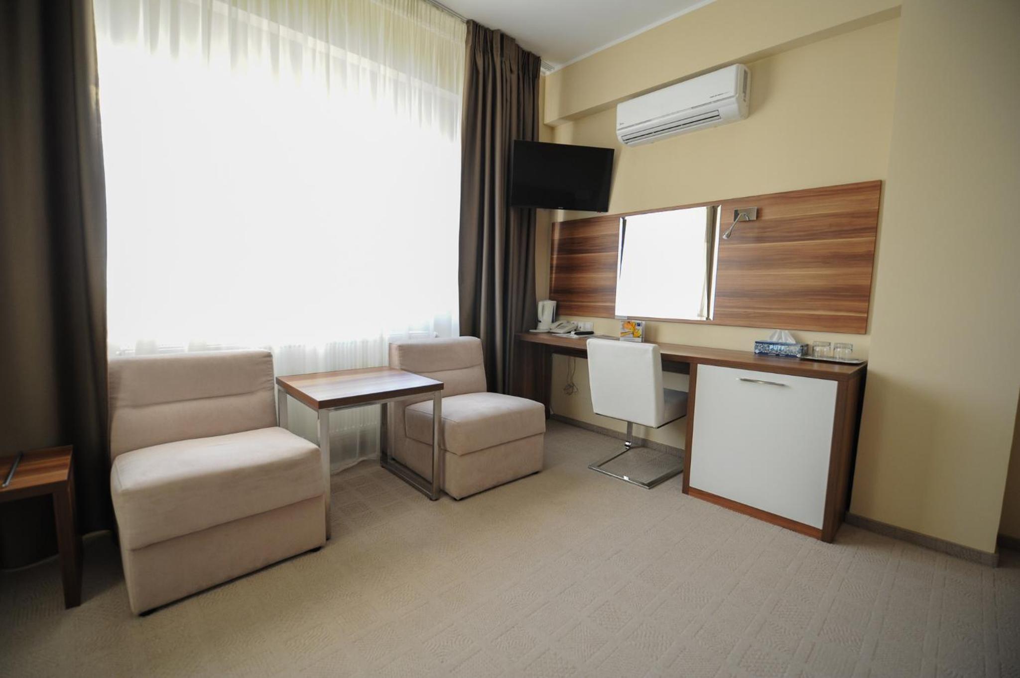 Double Room with Balcony photo 3