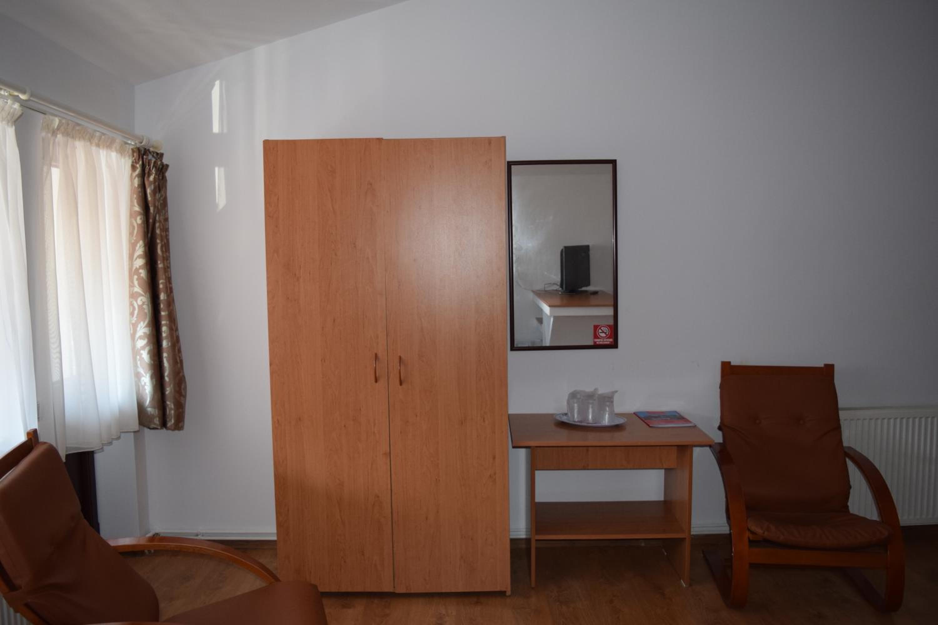 Family Room photo 1