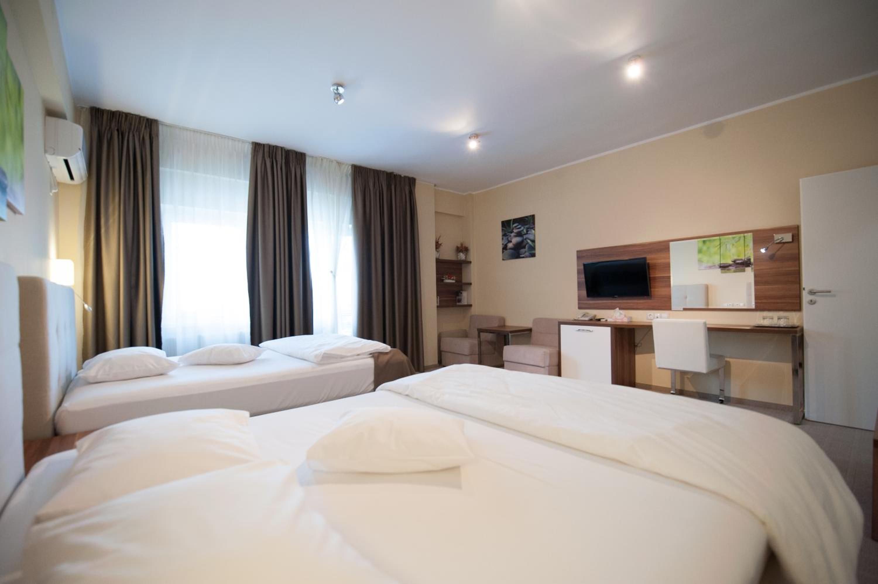 Triple Room with Balcony photo 2