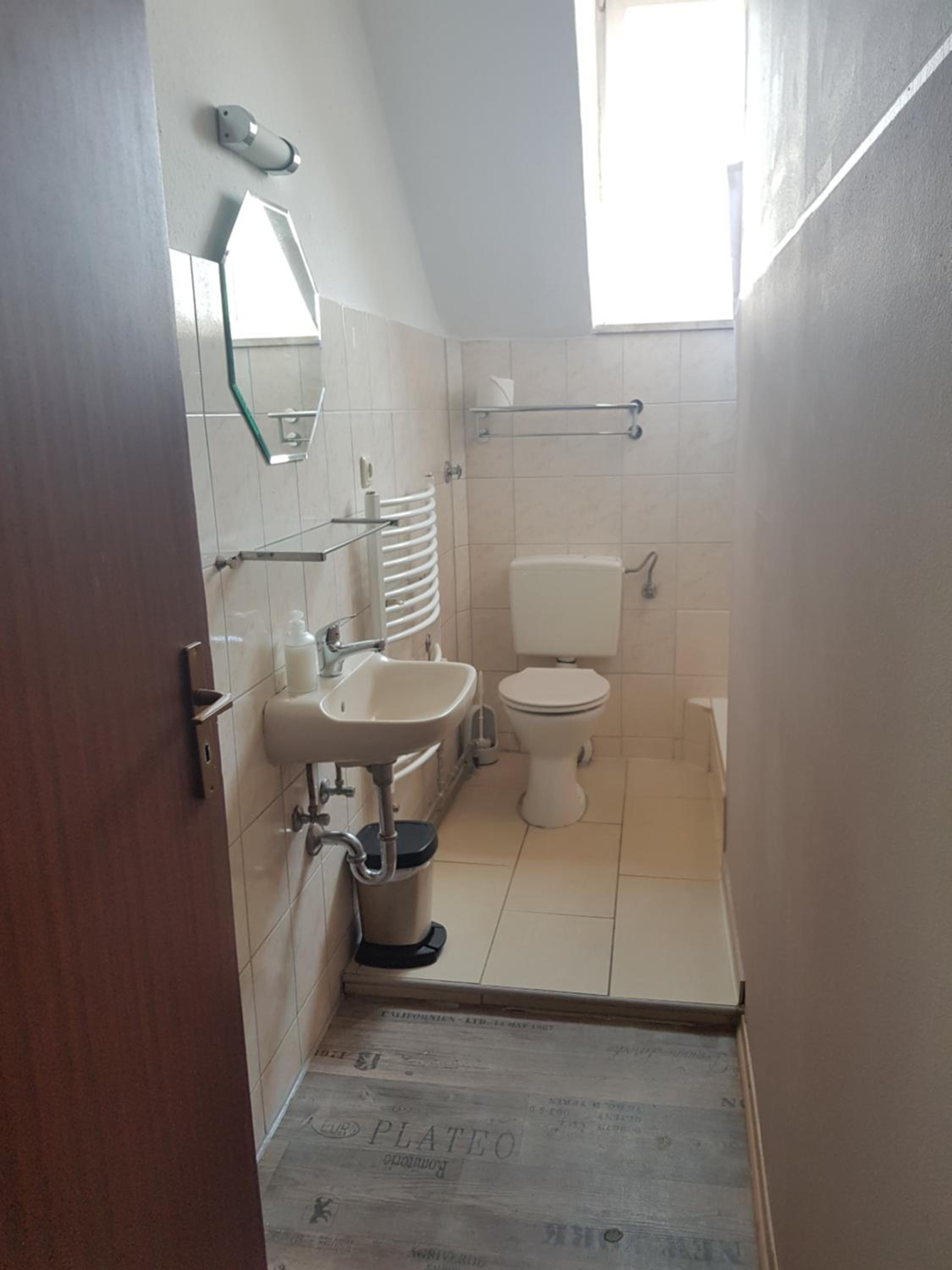 Twin Room with Private External Bathroom - Photo 1
