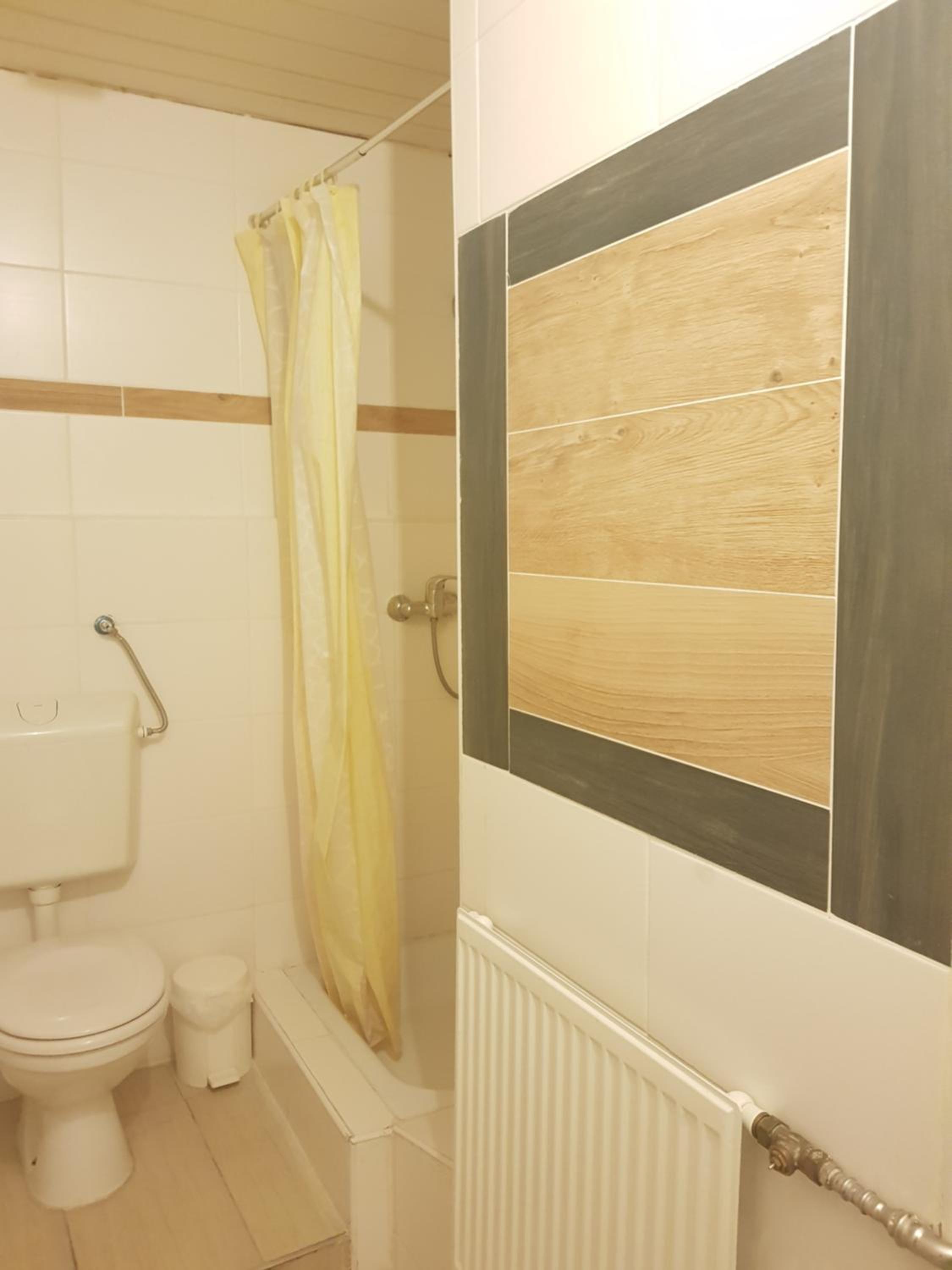 Twin Room with Private External Bathroom - Photo 4