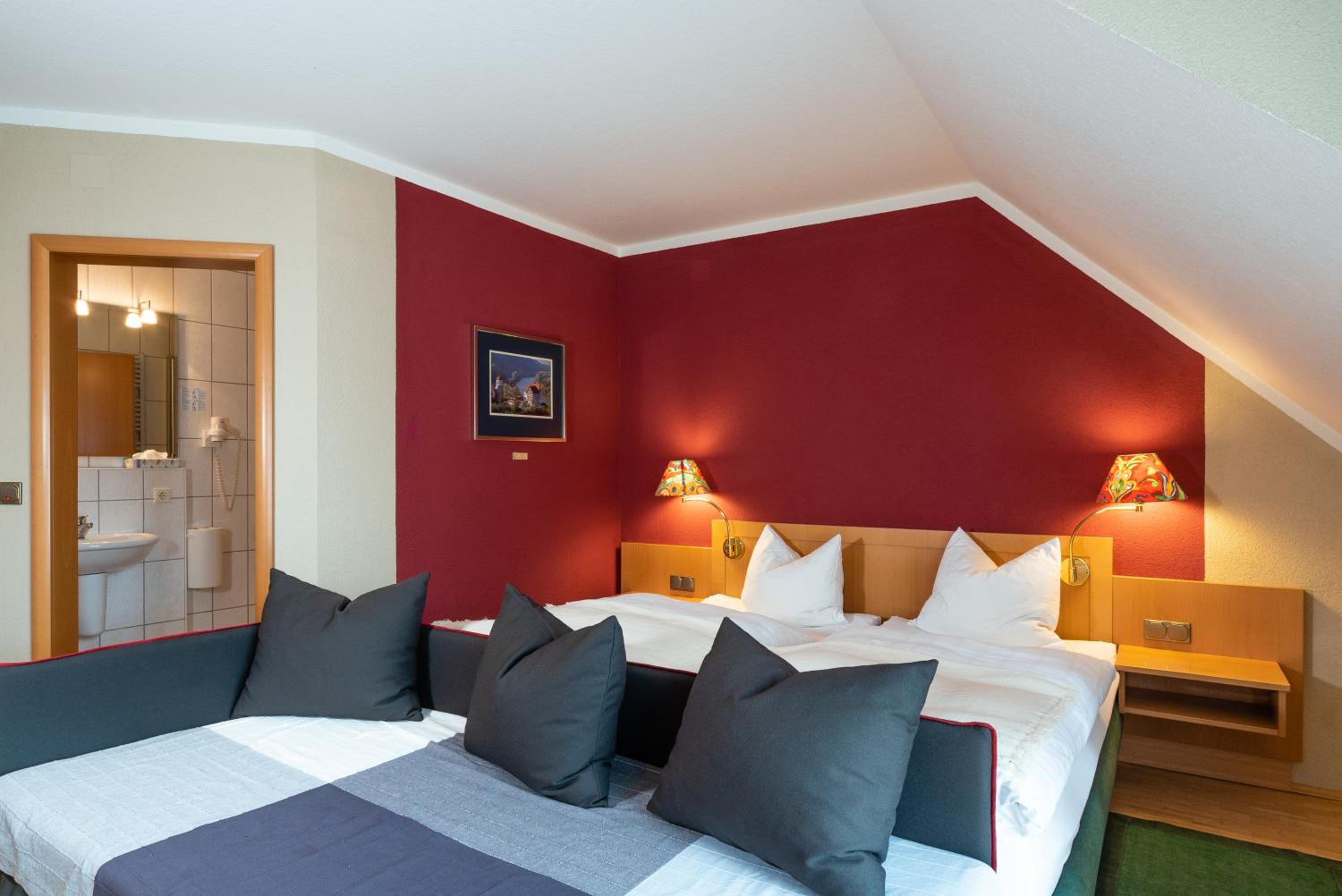 Double Room with Private Bathroom photo 2