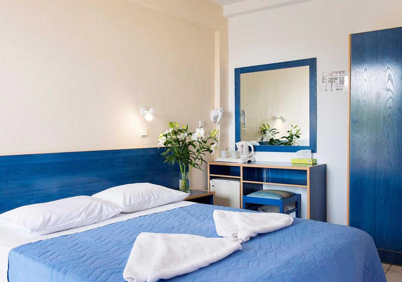 Twin Room - Photo 1