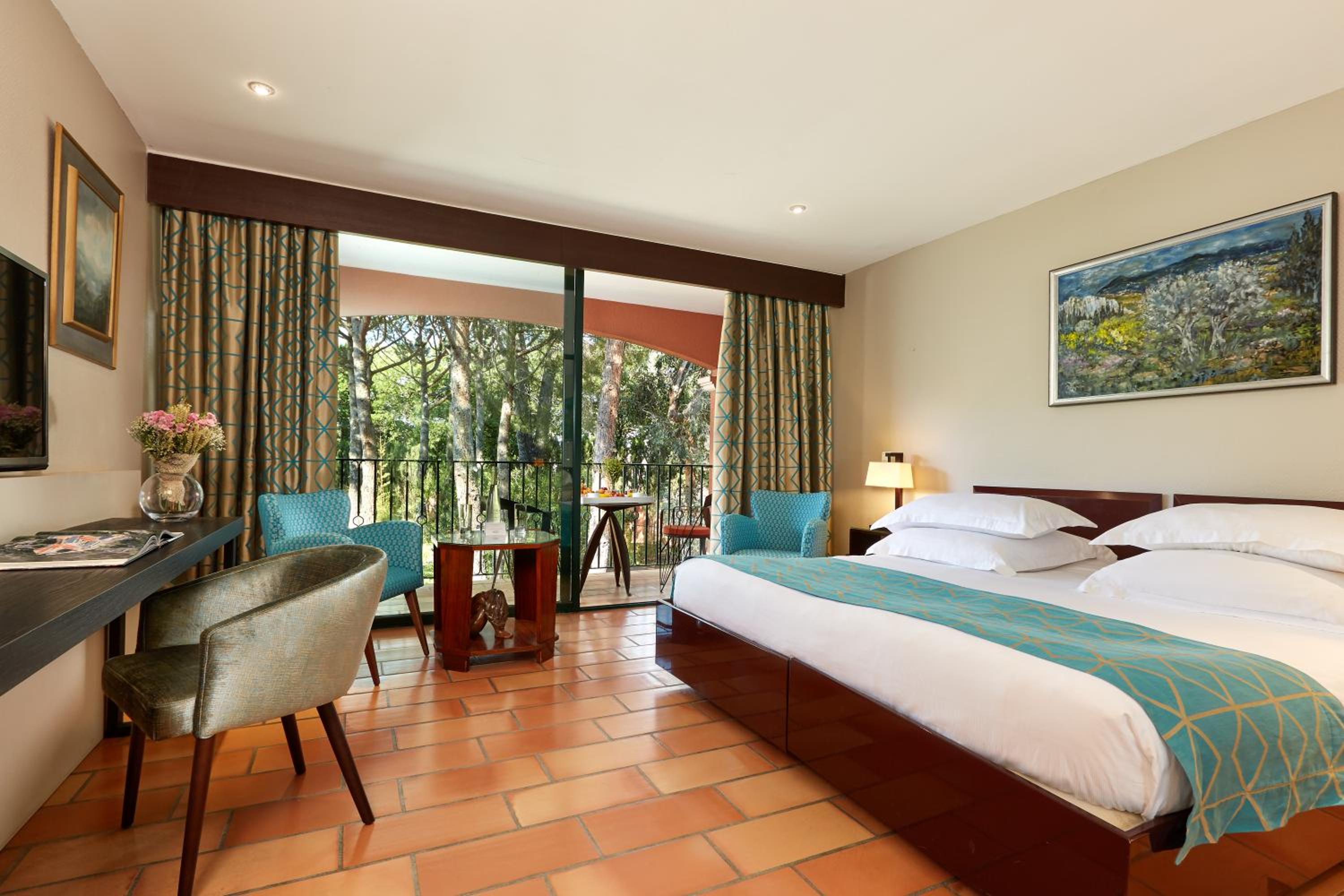 Deluxe Room - Photo 3