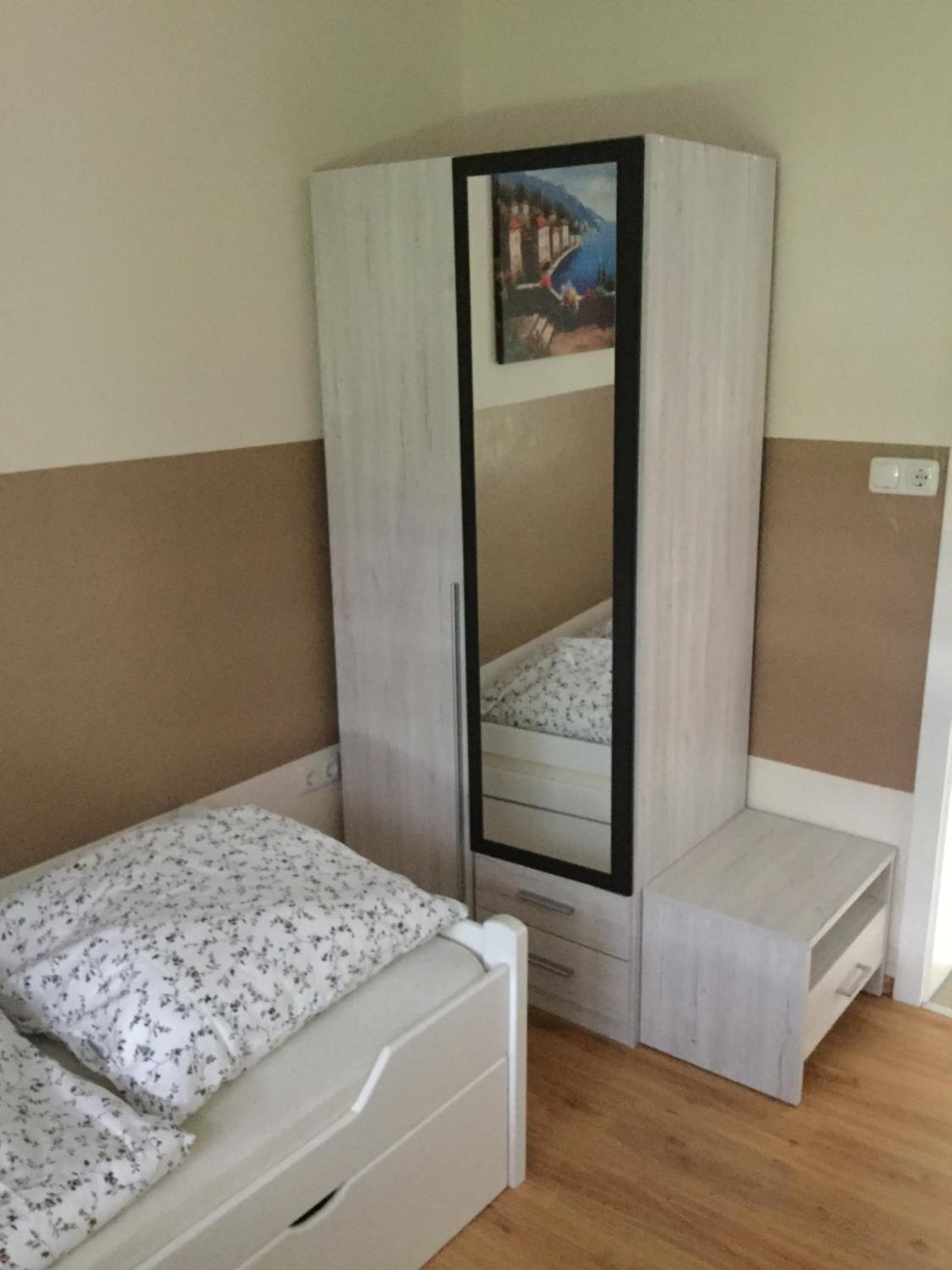 Single Room with Bathroom photo 2