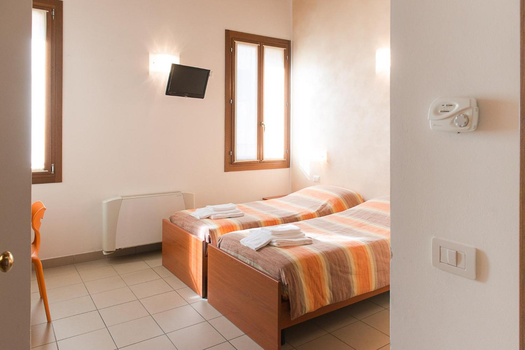Double or Twin Room photo 2