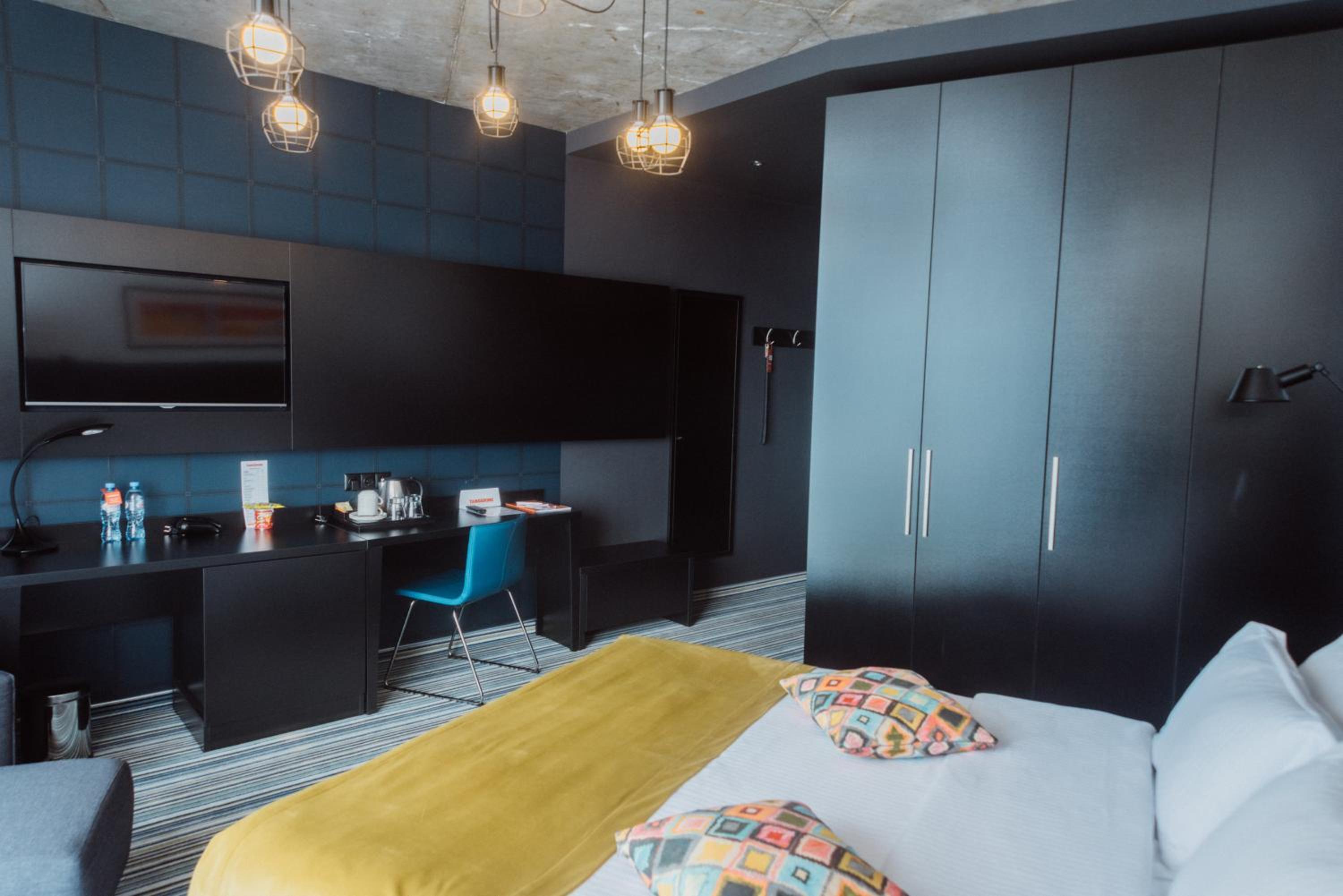 Deluxe Triple Room with Sea View - Photo 11