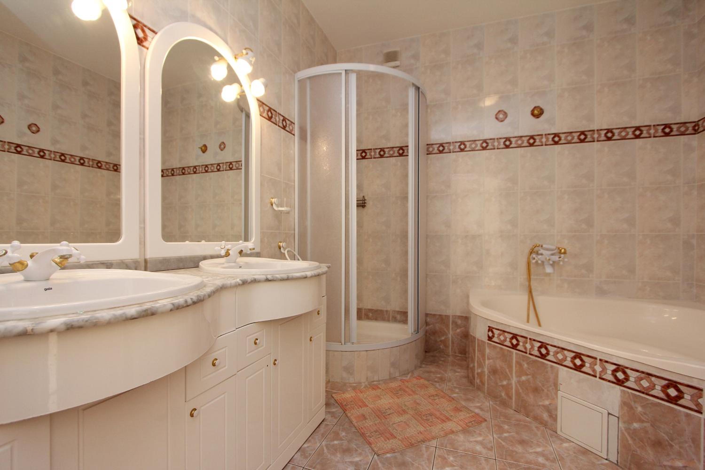 Two-Bedroom Apartment (4 Adults) photo 1