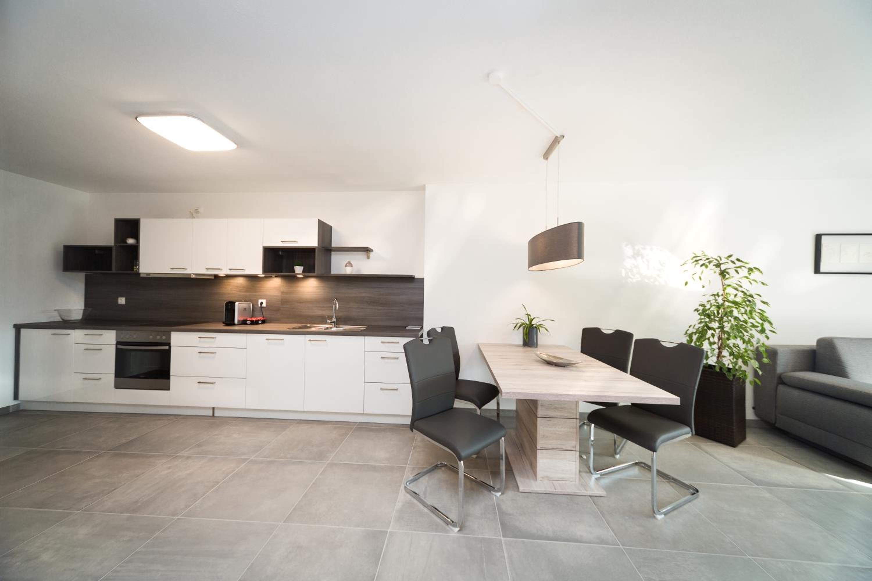 Apartment with Lake View - Photo 13