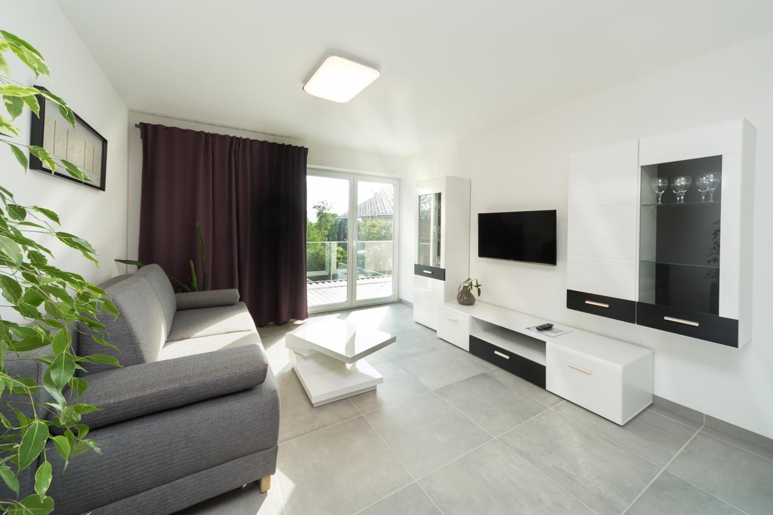 Apartment with Lake View - Photo 1