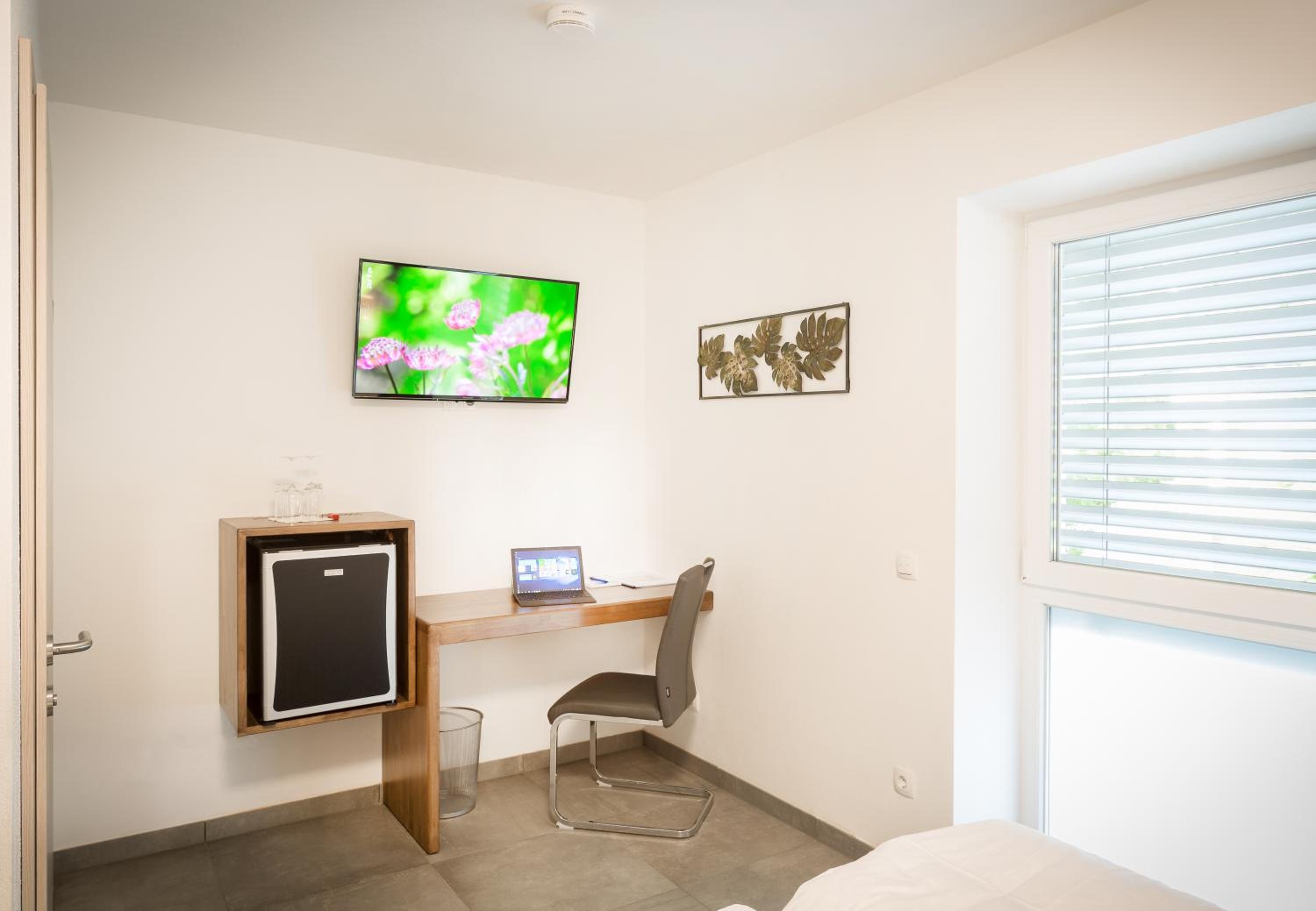 Double Room with Queen-size Bed - Photo 3