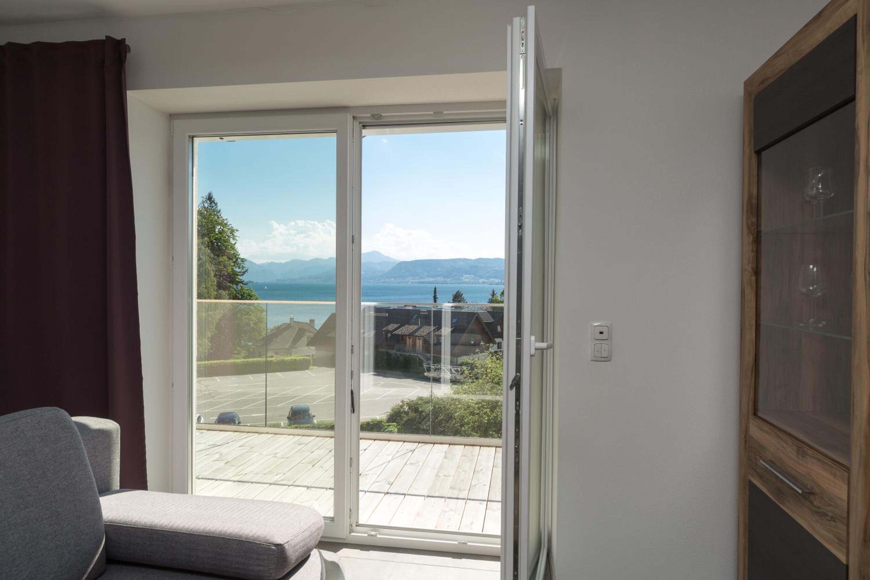 Apartment with Lake View - Photo 17