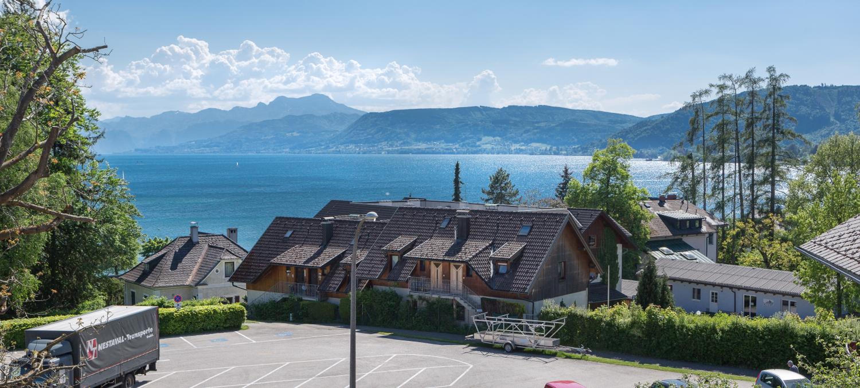 Apartment with Lake View - Photo 16