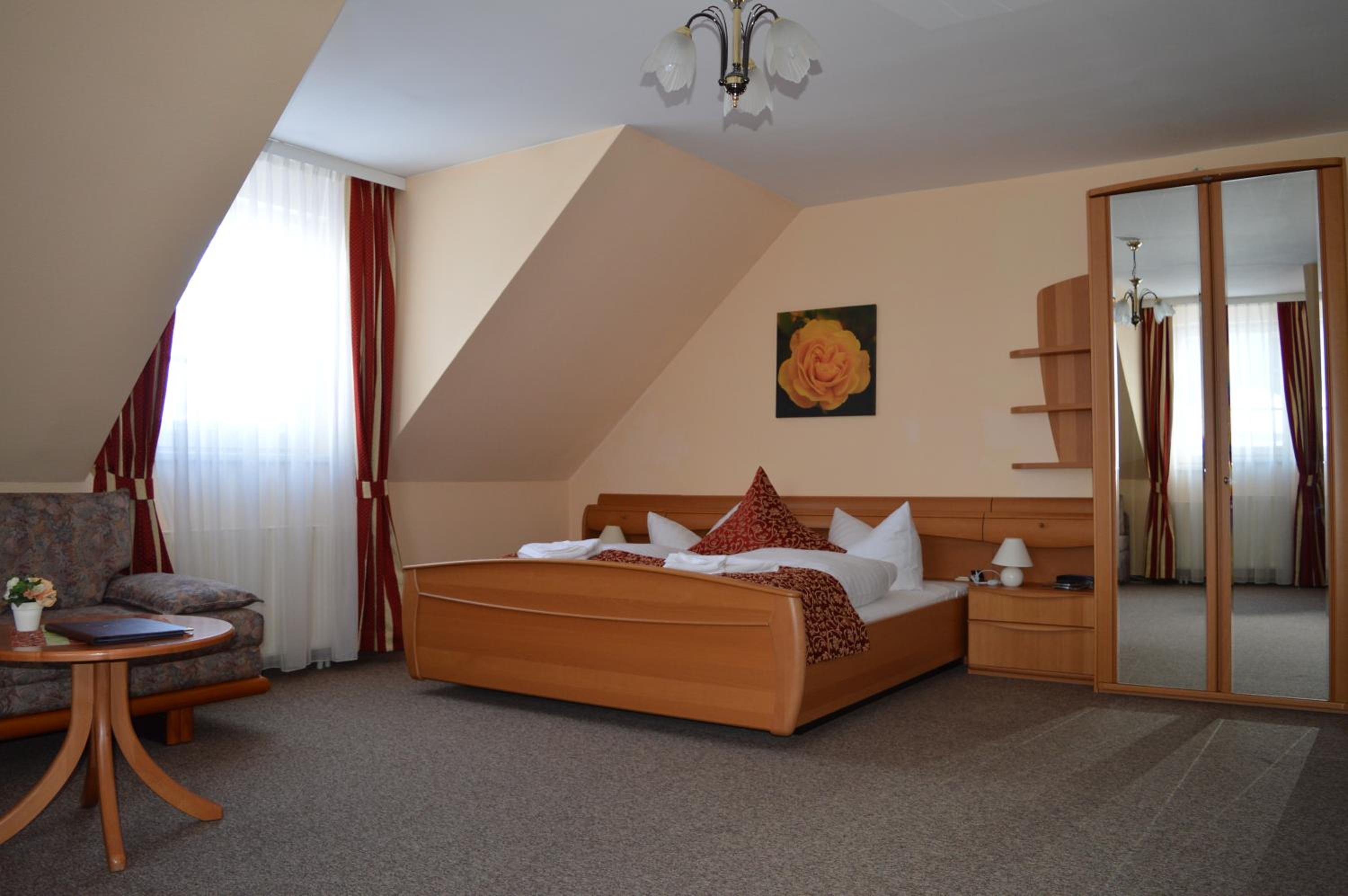 One-Bedroom Apartment with Sofa Bed photo 2