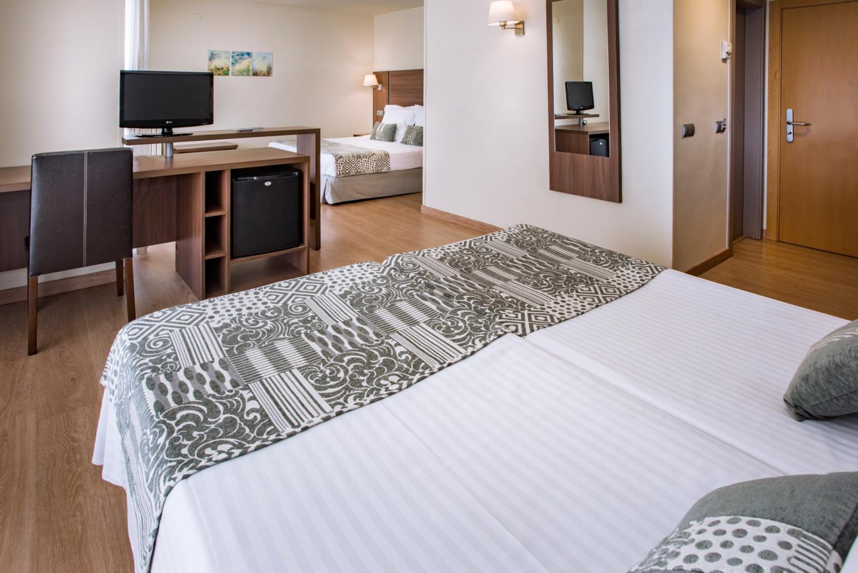 Habitación Familiar (2 Adultos + 2 Niños)